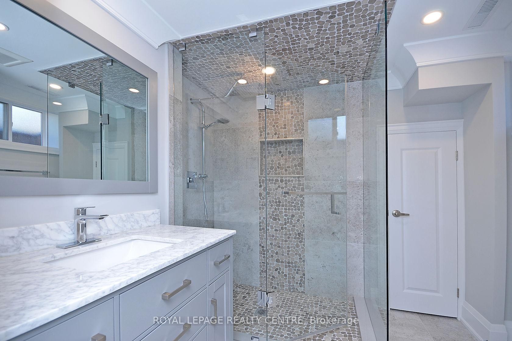 









326


Slade

Crescent, Lower,
Oakville,




ON
L6K 3R4

