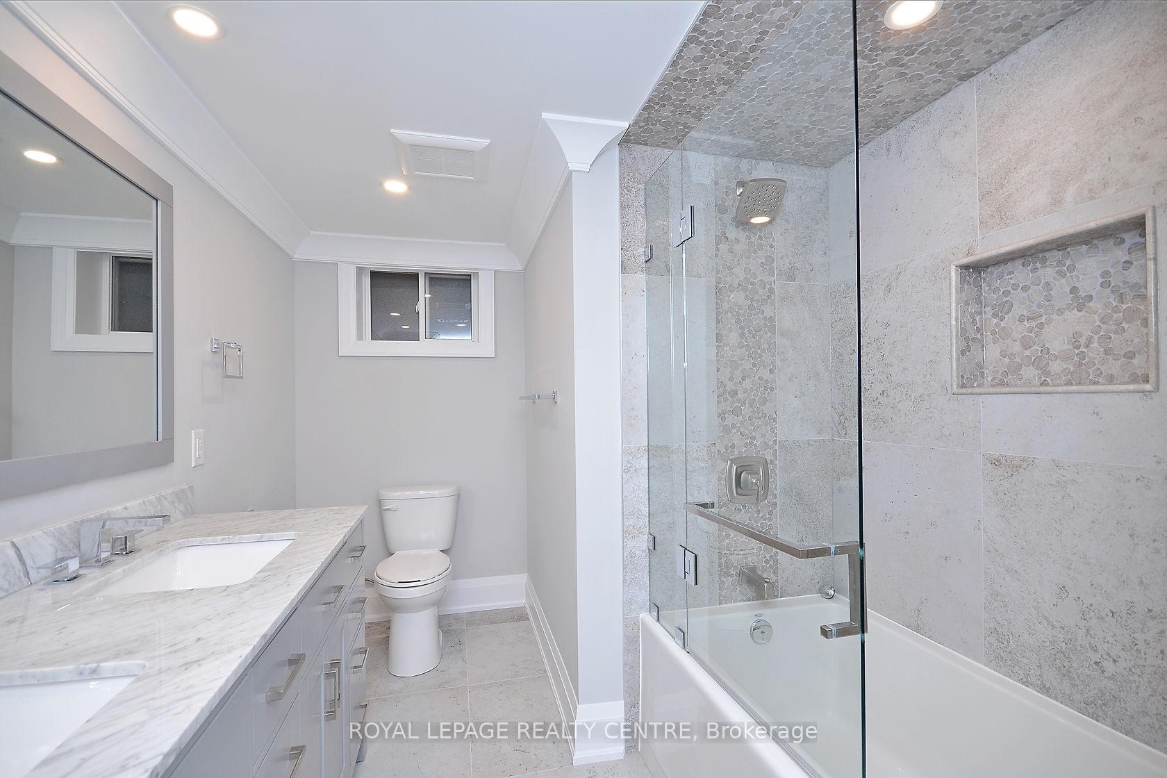 









326


Slade

Crescent, Lower,
Oakville,




ON
L6K 3R4

