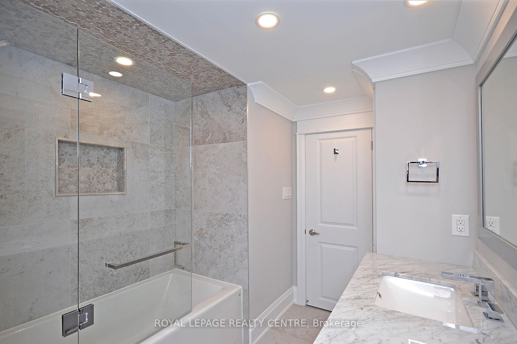 









326


Slade

Crescent, Lower,
Oakville,




ON
L6K 3R4

