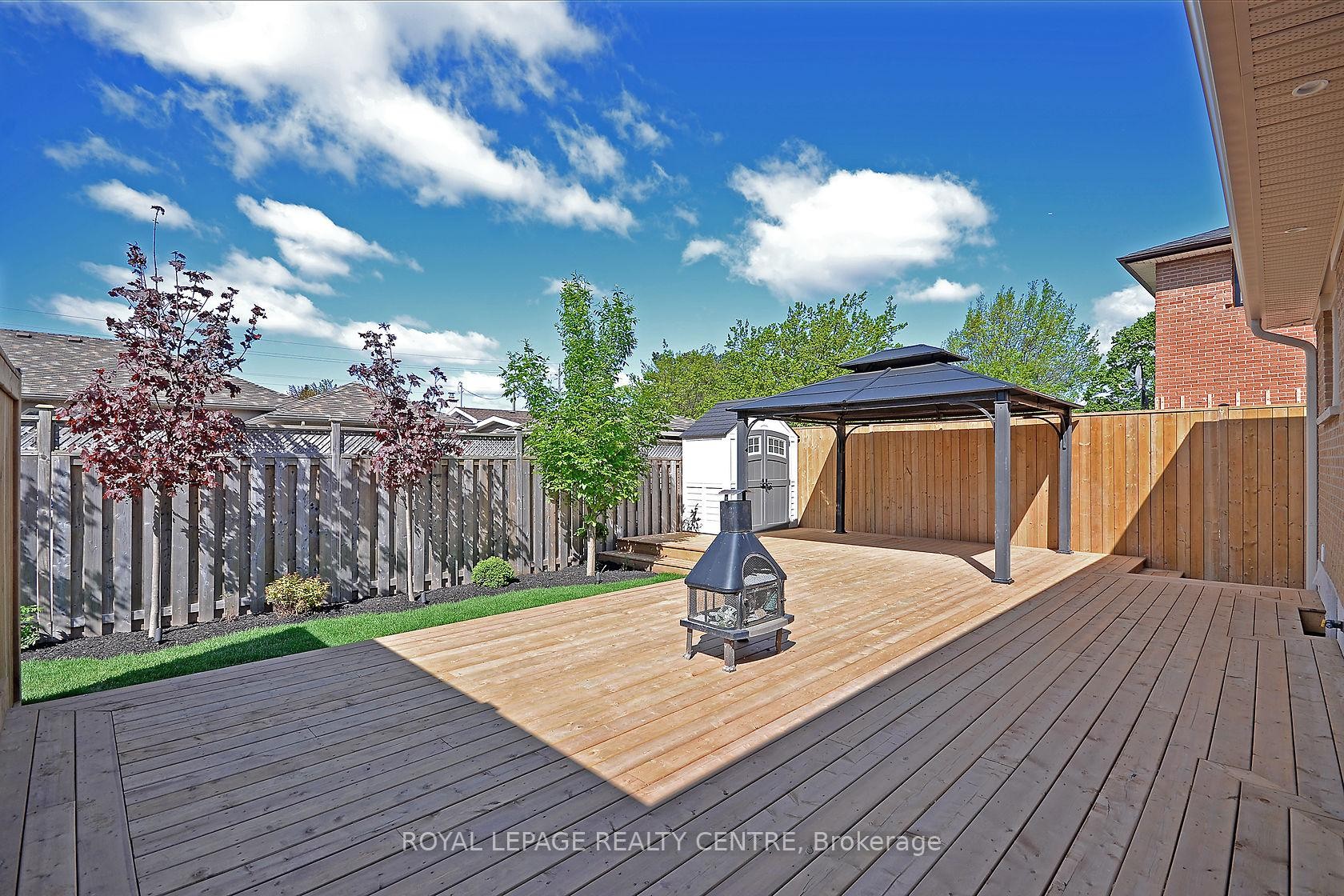 









326


Slade

Crescent, Lower,
Oakville,




ON
L6K 3R4

