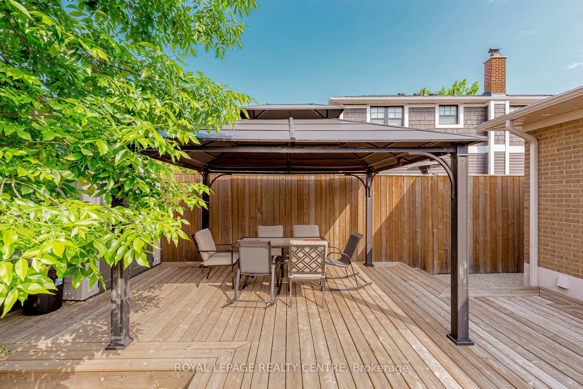 









326


Slade

Crescent, Lower,
Oakville,




ON
L6K 3R4

