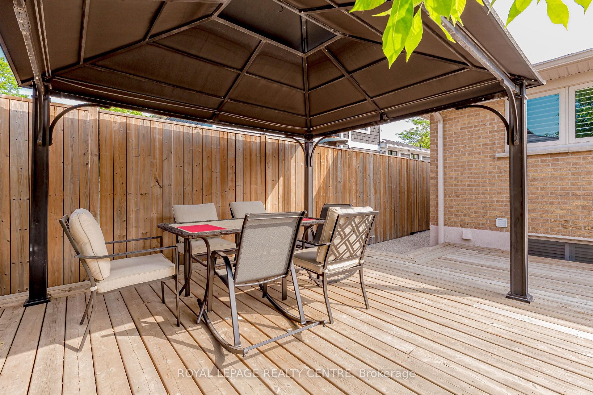 









326


Slade

Crescent, Lower,
Oakville,




ON
L6K 3R4

