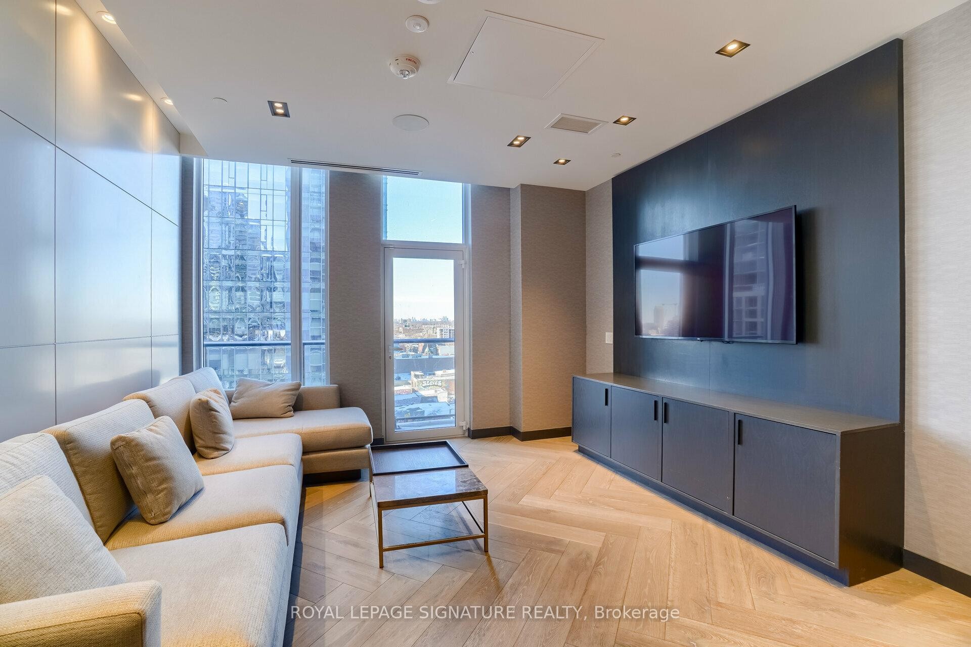 









330


Richmond

Street West, 811,
Toronto,




ON
M5V 1X2

