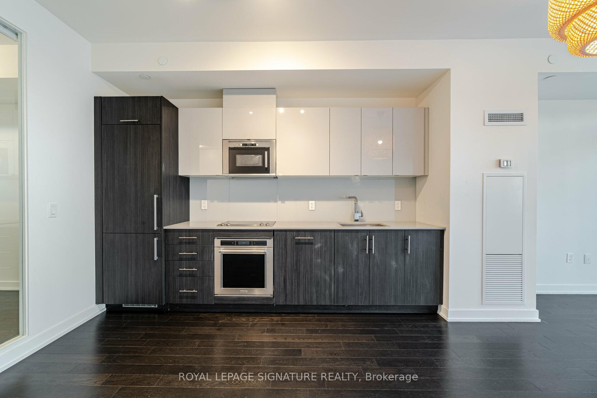 









330


Richmond

Street West, 811,
Toronto,




ON
M5V 1X2

