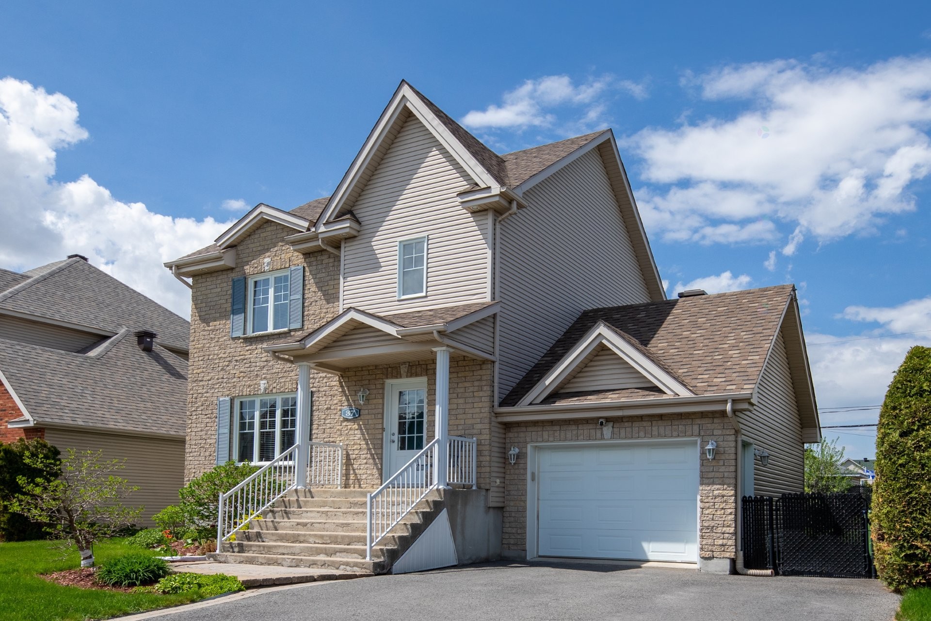 









37


Rue Pierre-Nolin

,
Saint-Jean-sur-Richelieu,




QC
J2W3A4

