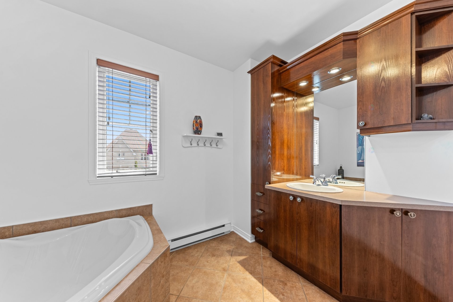 









37


Rue Pierre-Nolin

,
Saint-Jean-sur-Richelieu,




QC
J2W3A4


