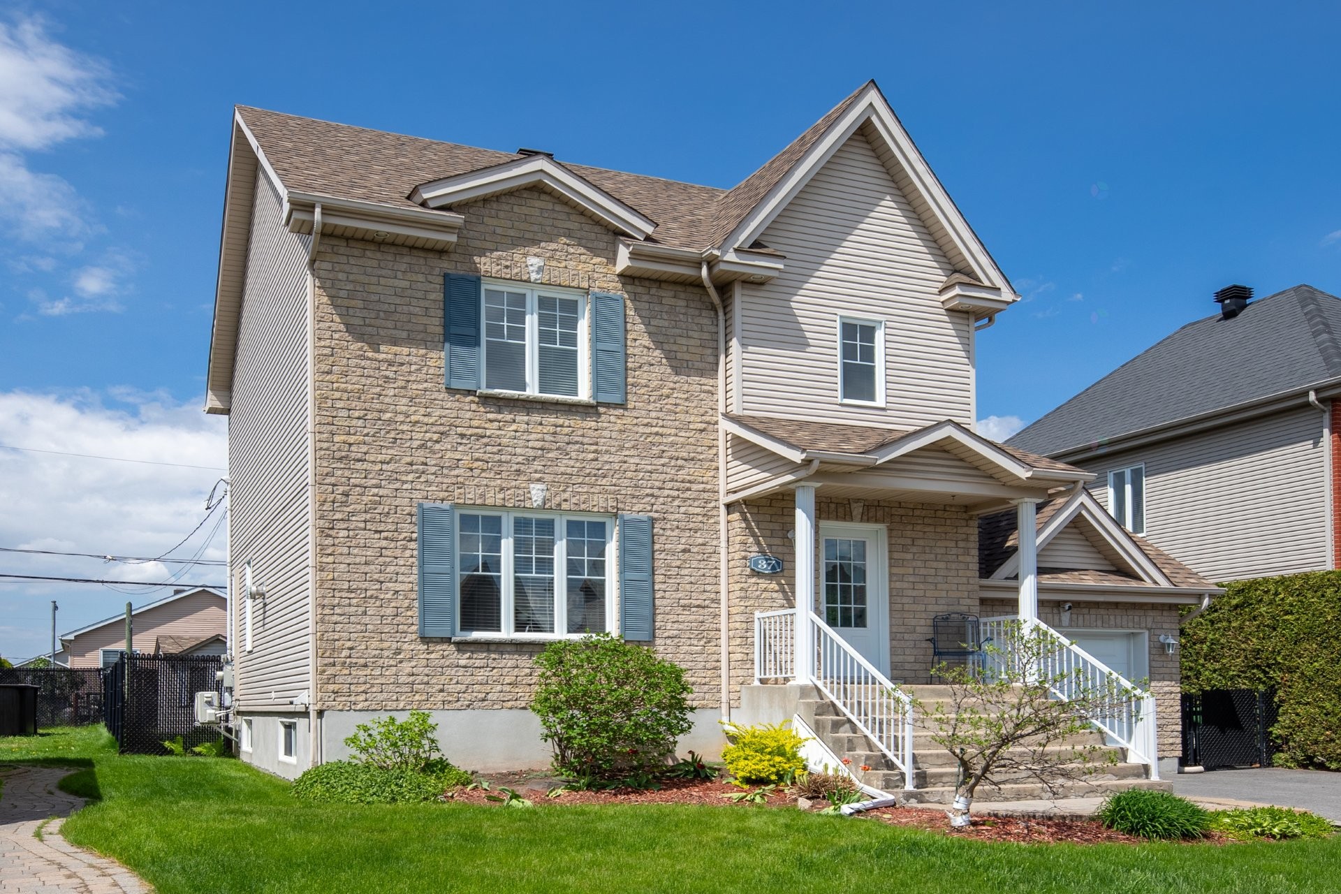 









37


Rue Pierre-Nolin

,
Saint-Jean-sur-Richelieu,




QC
J2W3A4

