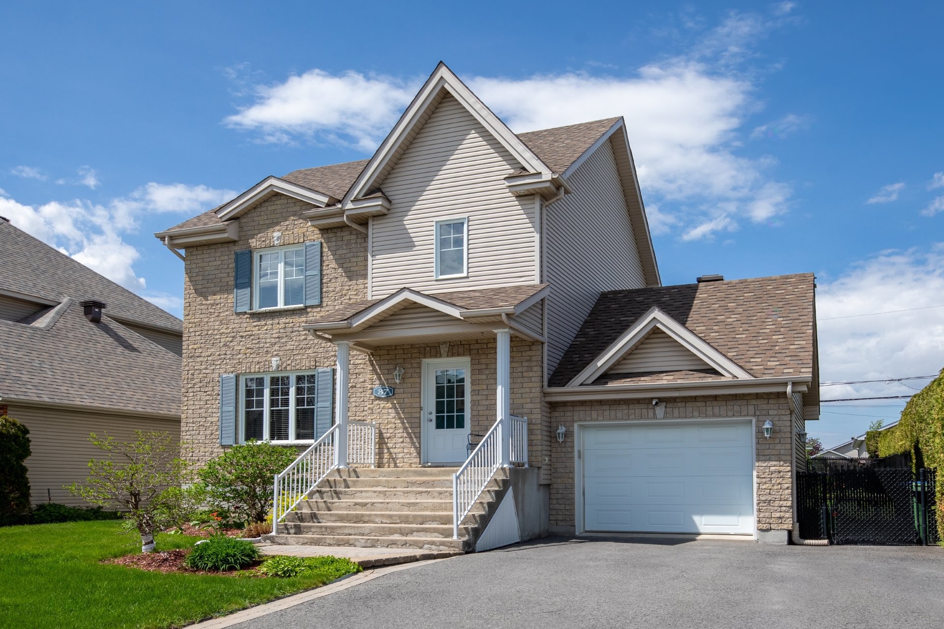 









37


Rue Pierre-Nolin

,
Saint-Jean-sur-Richelieu,




QC
J2W3A4

