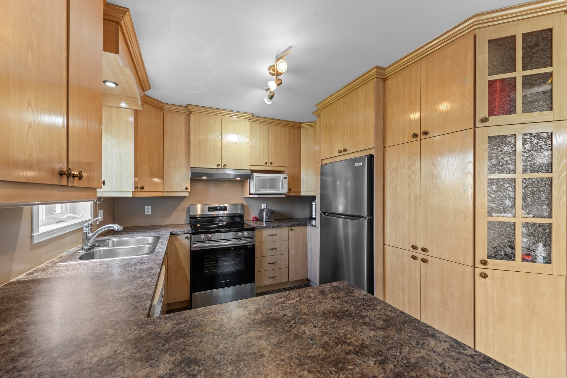 









37


Rue Pierre-Nolin

,
Saint-Jean-sur-Richelieu,




QC
J2W3A4

