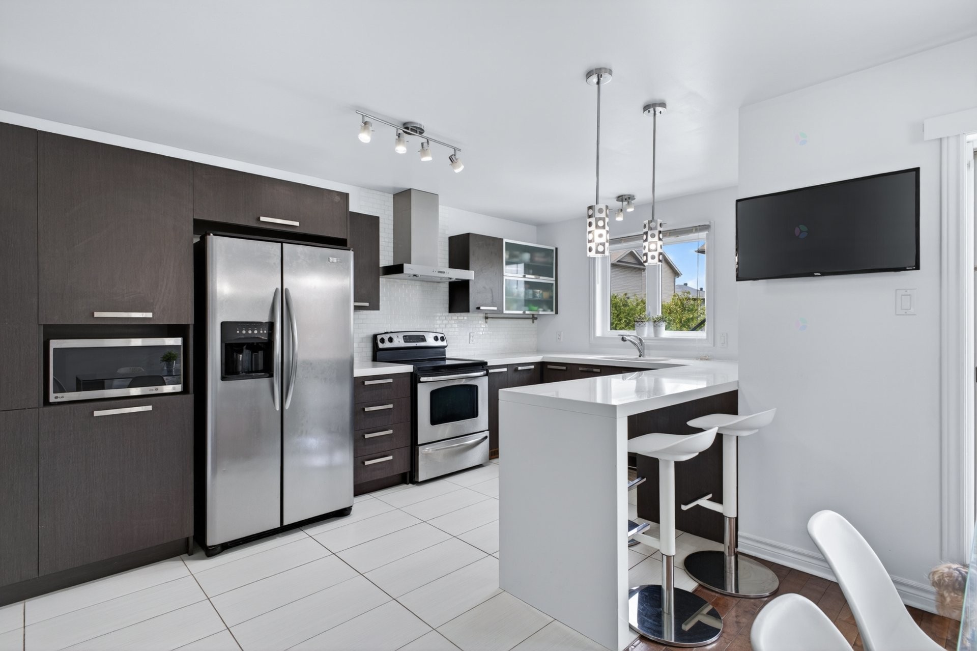 









3277


Rue des Monarques

,
Longueuil (Saint-Hubert),




QC
J3Y0G7

