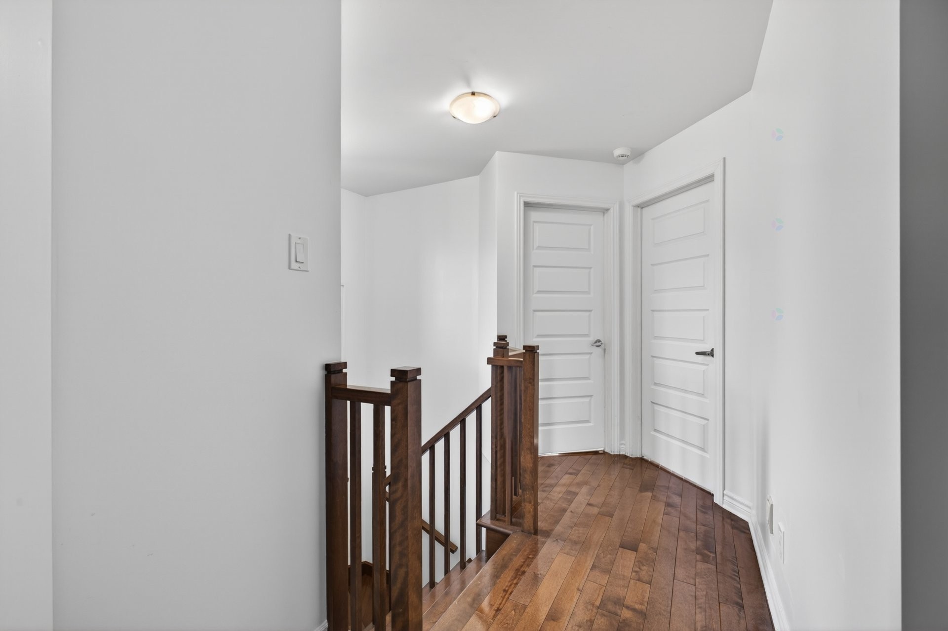 









3277


Rue des Monarques

,
Longueuil (Saint-Hubert),




QC
J3Y0G7

