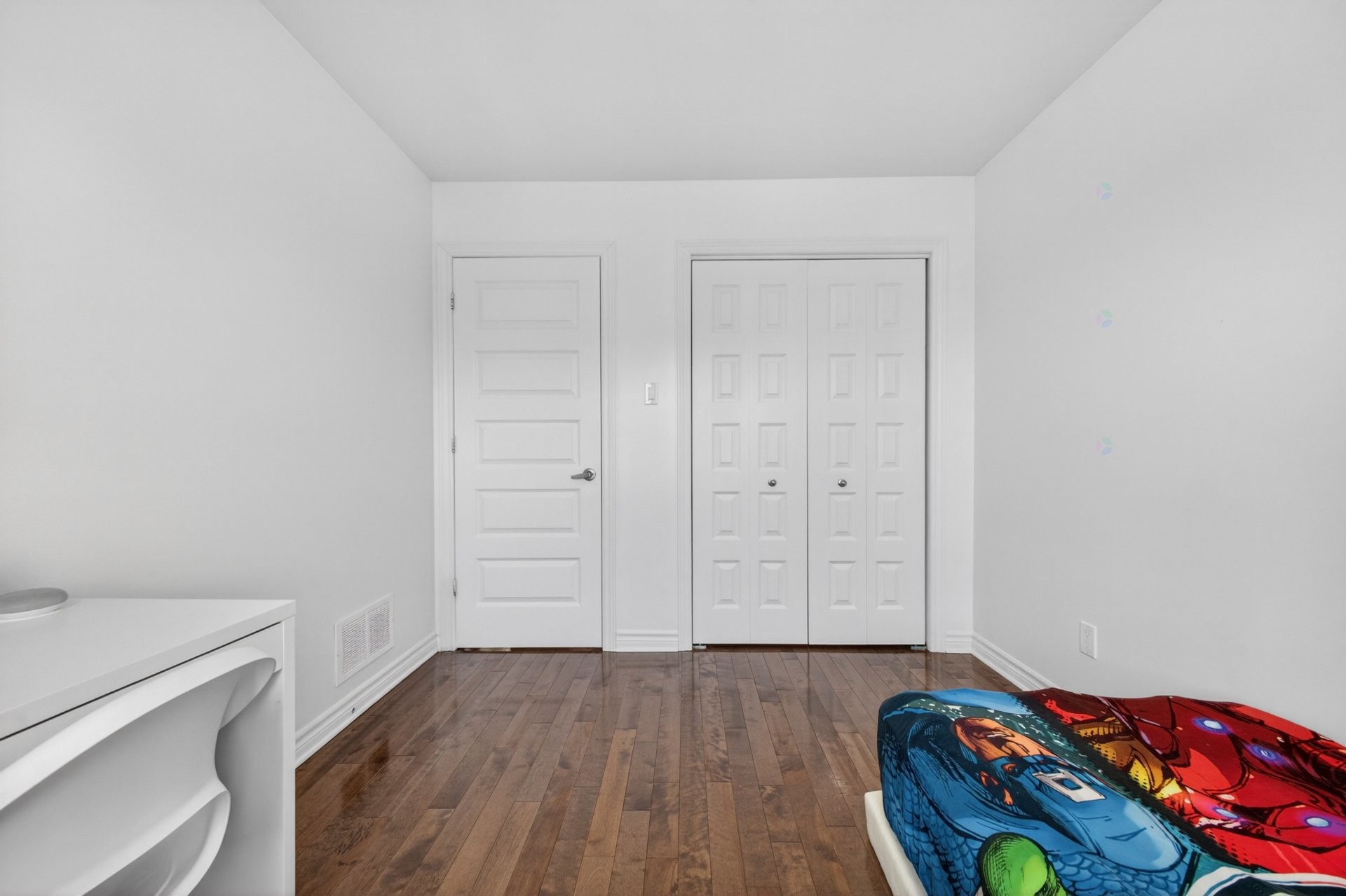 









3277


Rue des Monarques

,
Longueuil (Saint-Hubert),




QC
J3Y0G7

