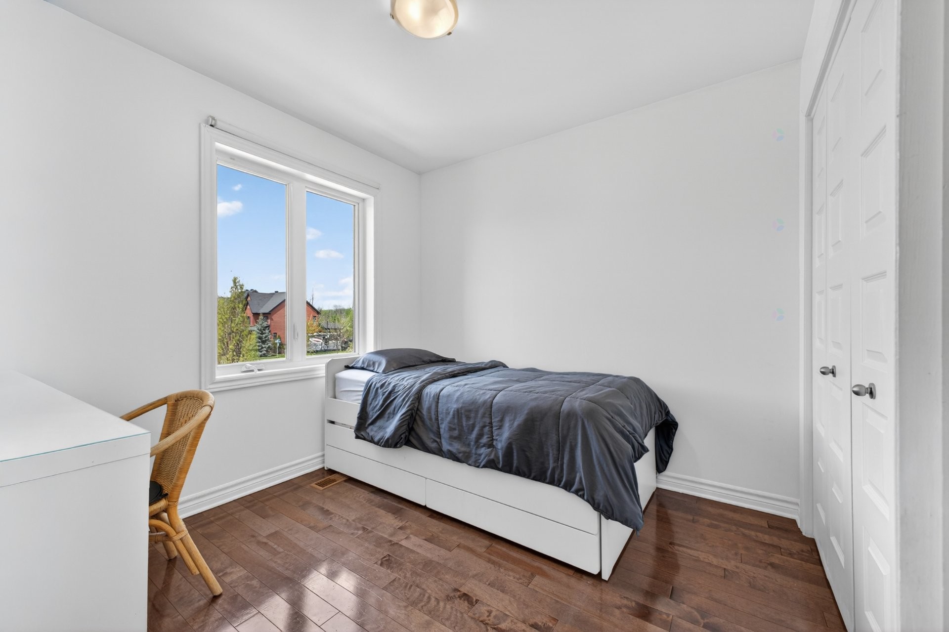 









3277


Rue des Monarques

,
Longueuil (Saint-Hubert),




QC
J3Y0G7

