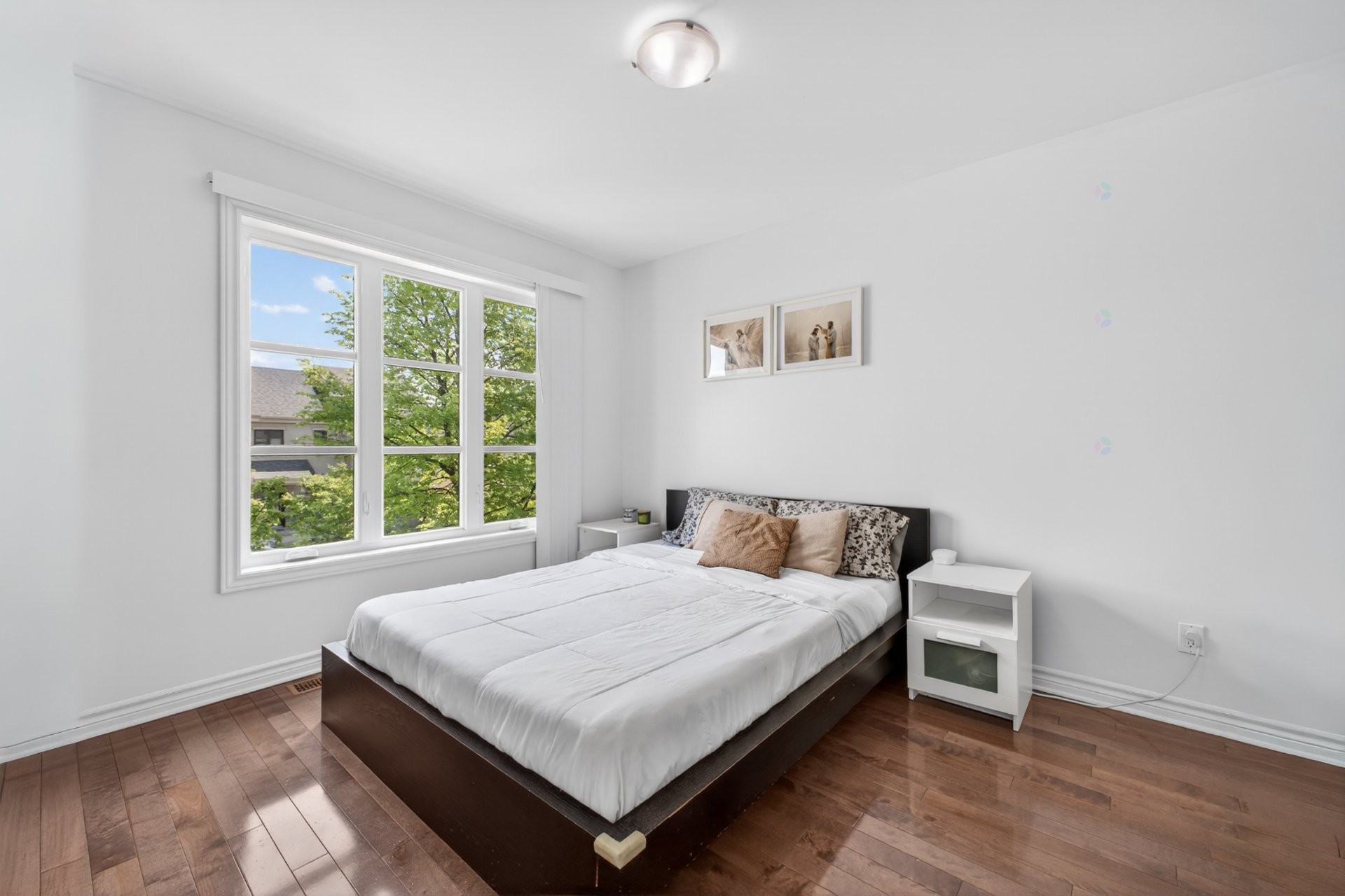 









3277


Rue des Monarques

,
Longueuil (Saint-Hubert),




QC
J3Y0G7

