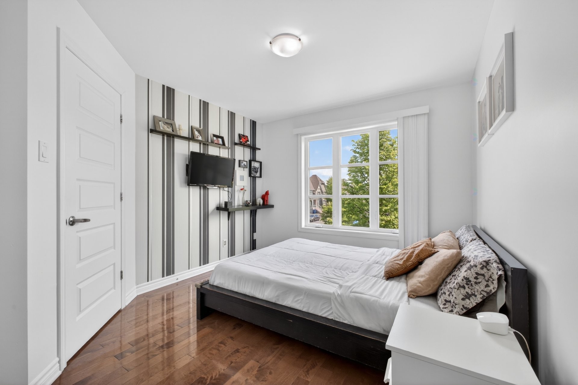 









3277


Rue des Monarques

,
Longueuil (Saint-Hubert),




QC
J3Y0G7


