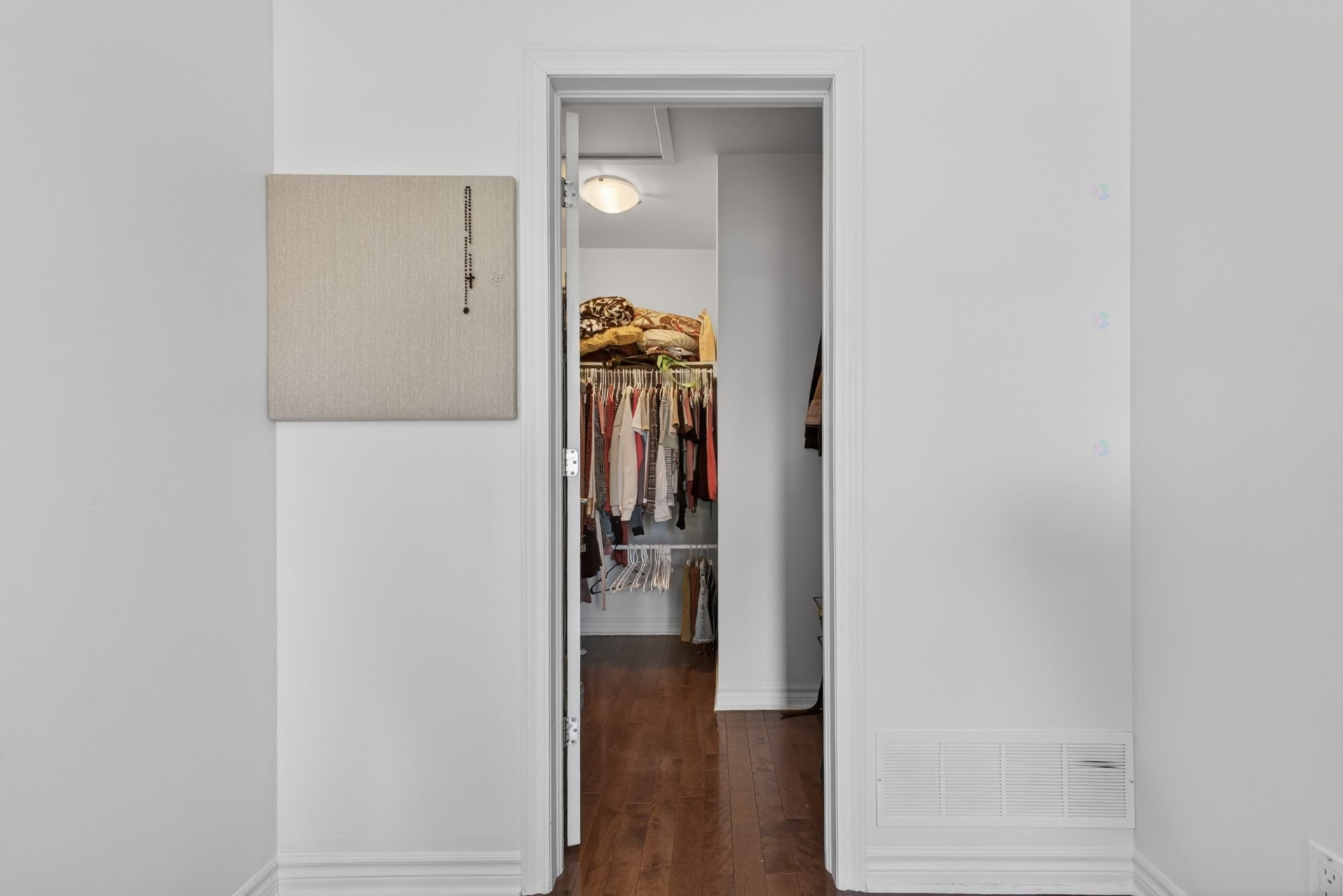 









3277


Rue des Monarques

,
Longueuil (Saint-Hubert),




QC
J3Y0G7

