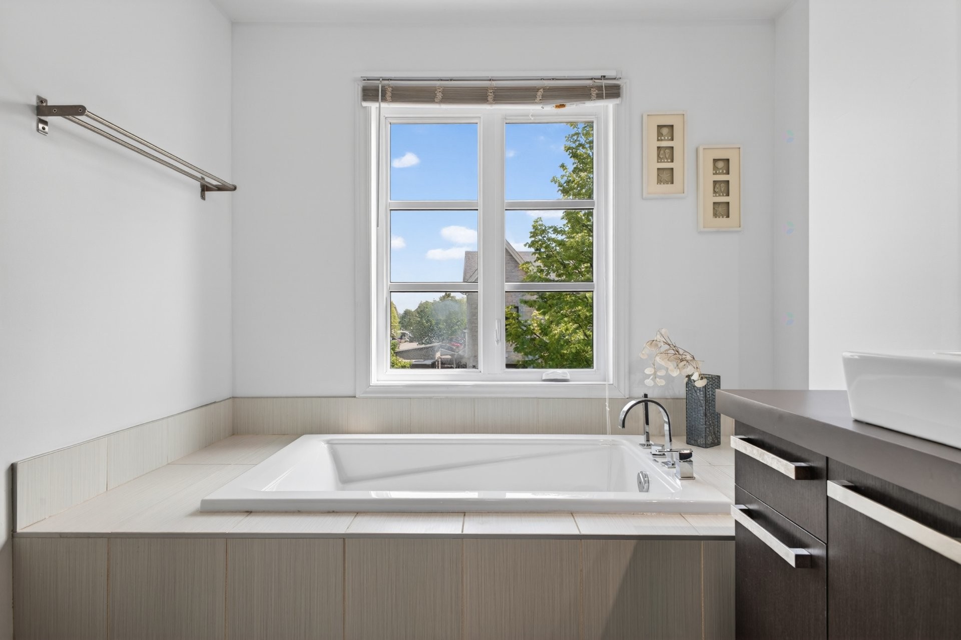 









3277


Rue des Monarques

,
Longueuil (Saint-Hubert),




QC
J3Y0G7

