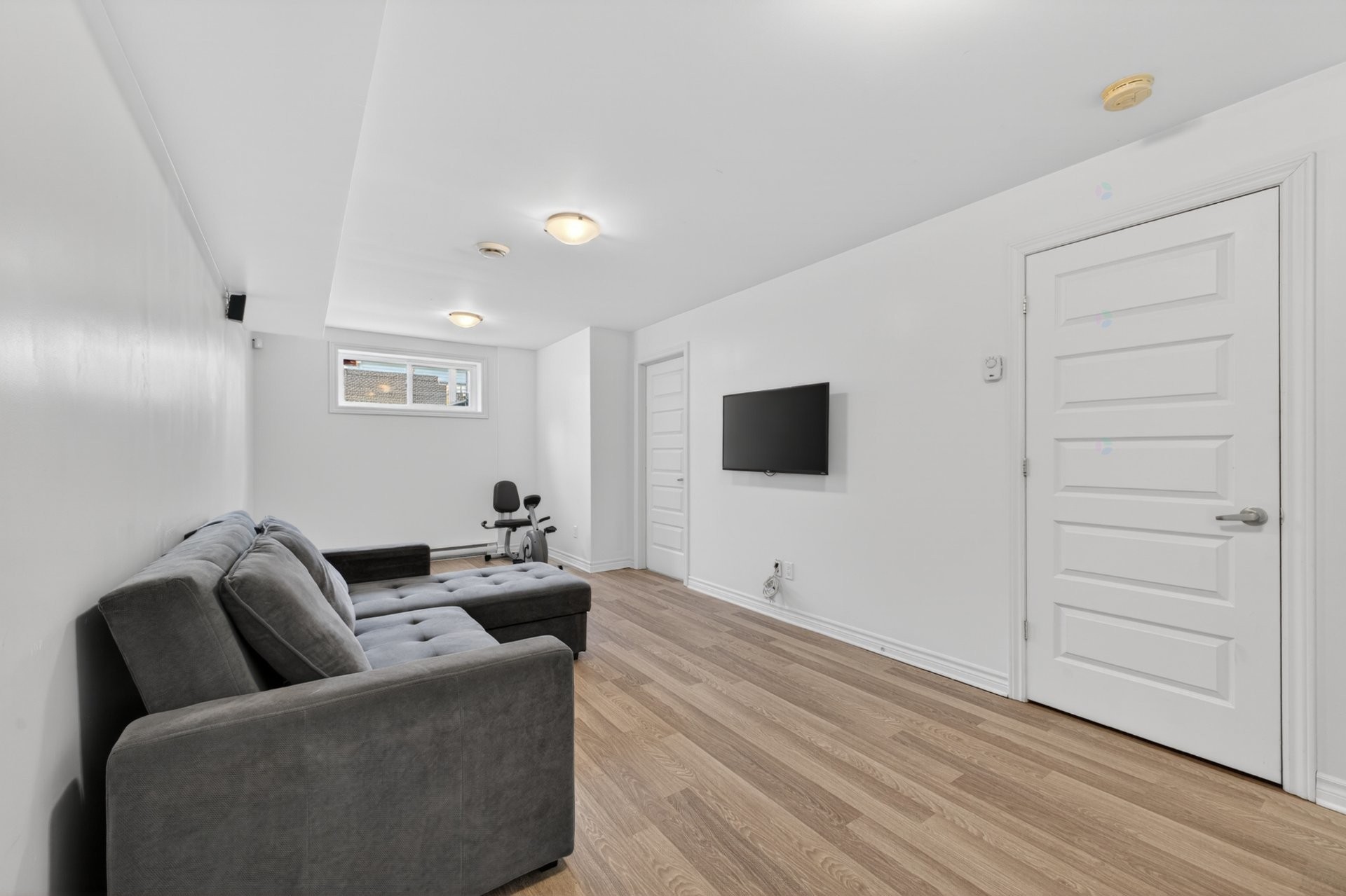 









3277


Rue des Monarques

,
Longueuil (Saint-Hubert),




QC
J3Y0G7

