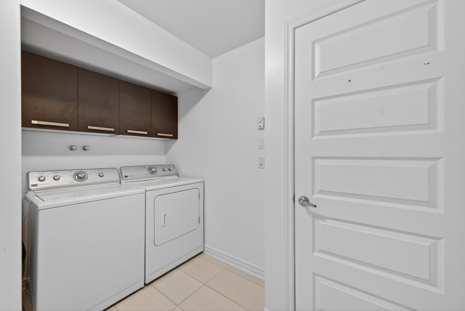 









3277


Rue des Monarques

,
Longueuil (Saint-Hubert),




QC
J3Y0G7

