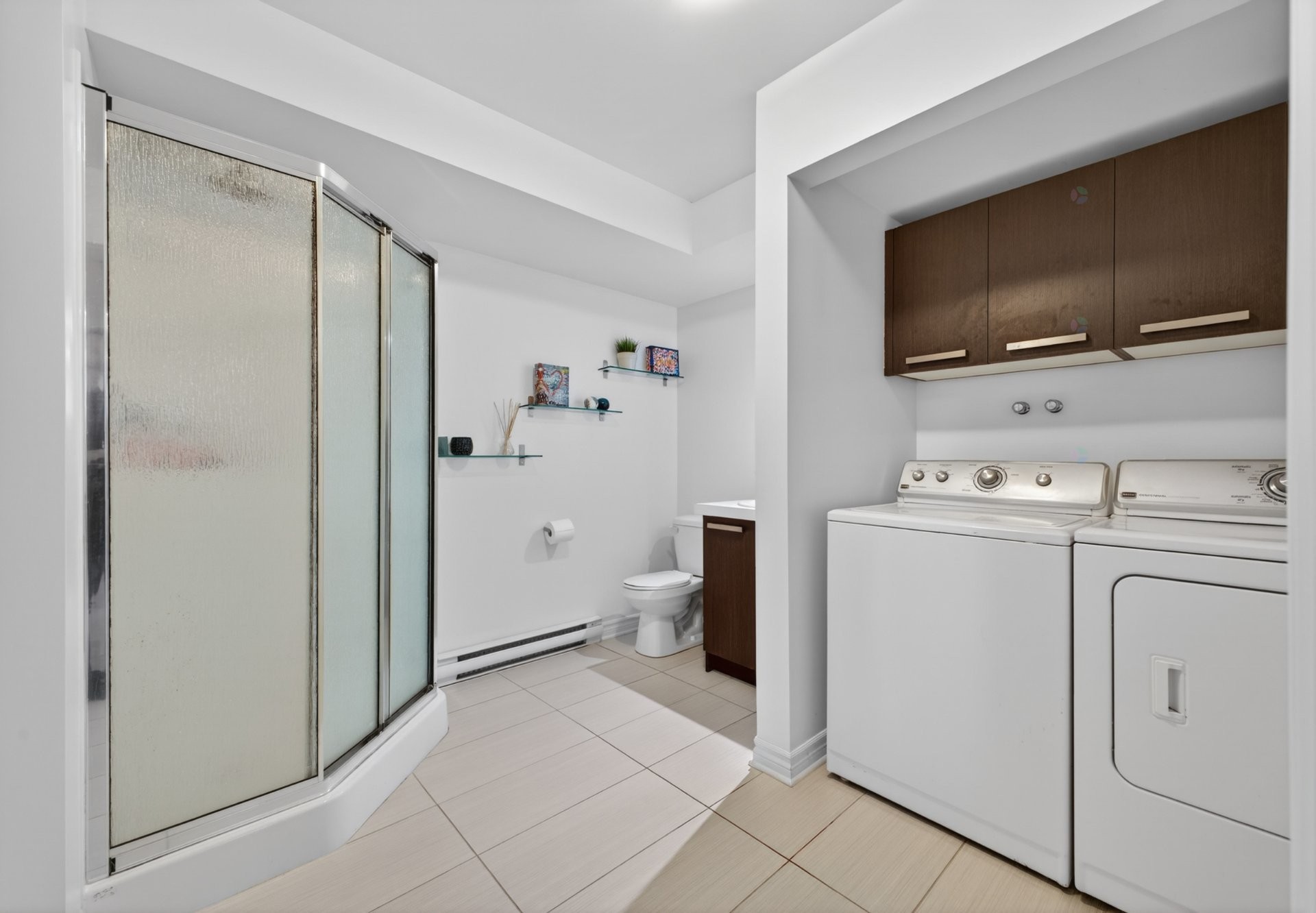 









3277


Rue des Monarques

,
Longueuil (Saint-Hubert),




QC
J3Y0G7

