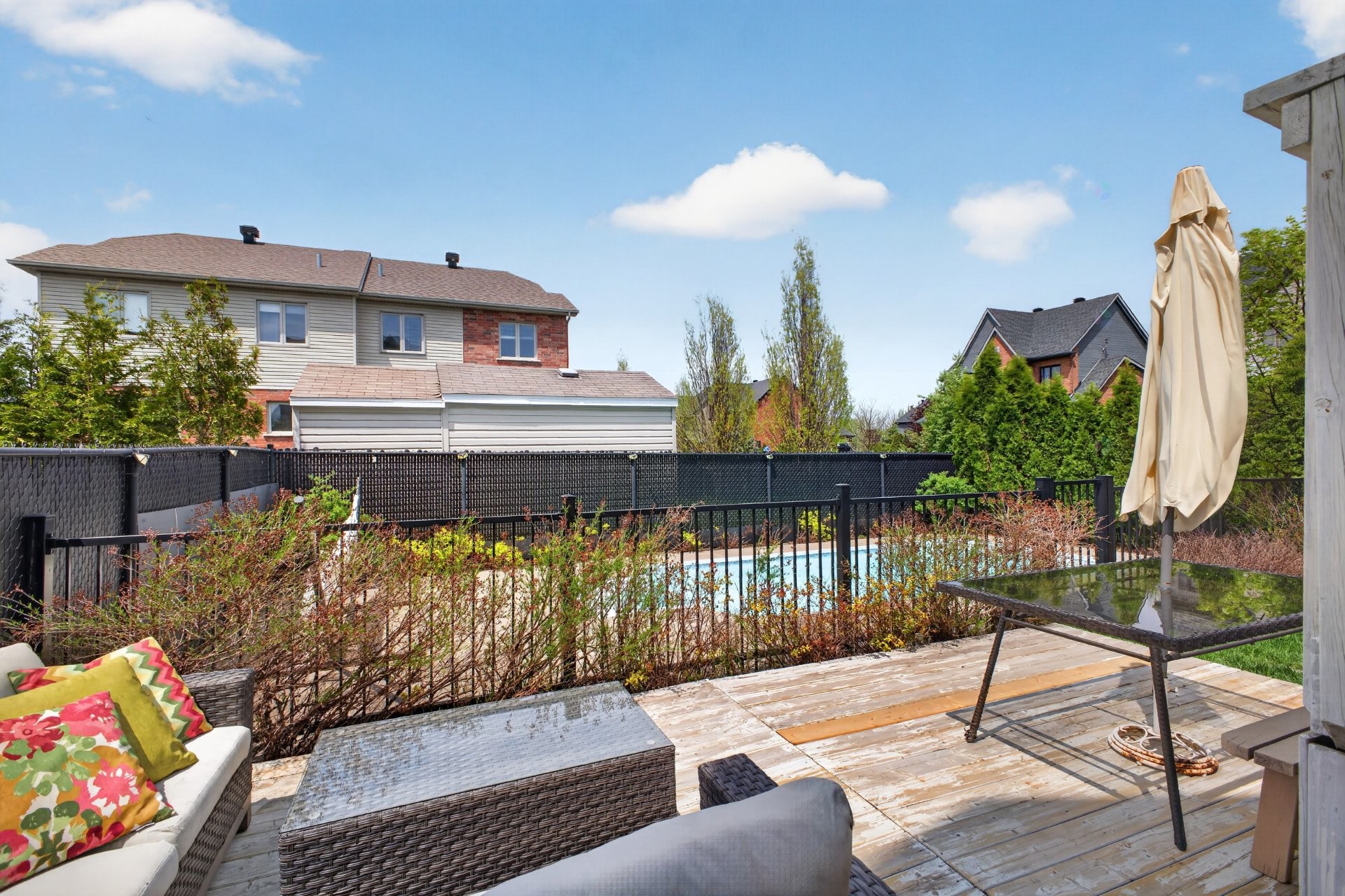 









3277


Rue des Monarques

,
Longueuil (Saint-Hubert),




QC
J3Y0G7

