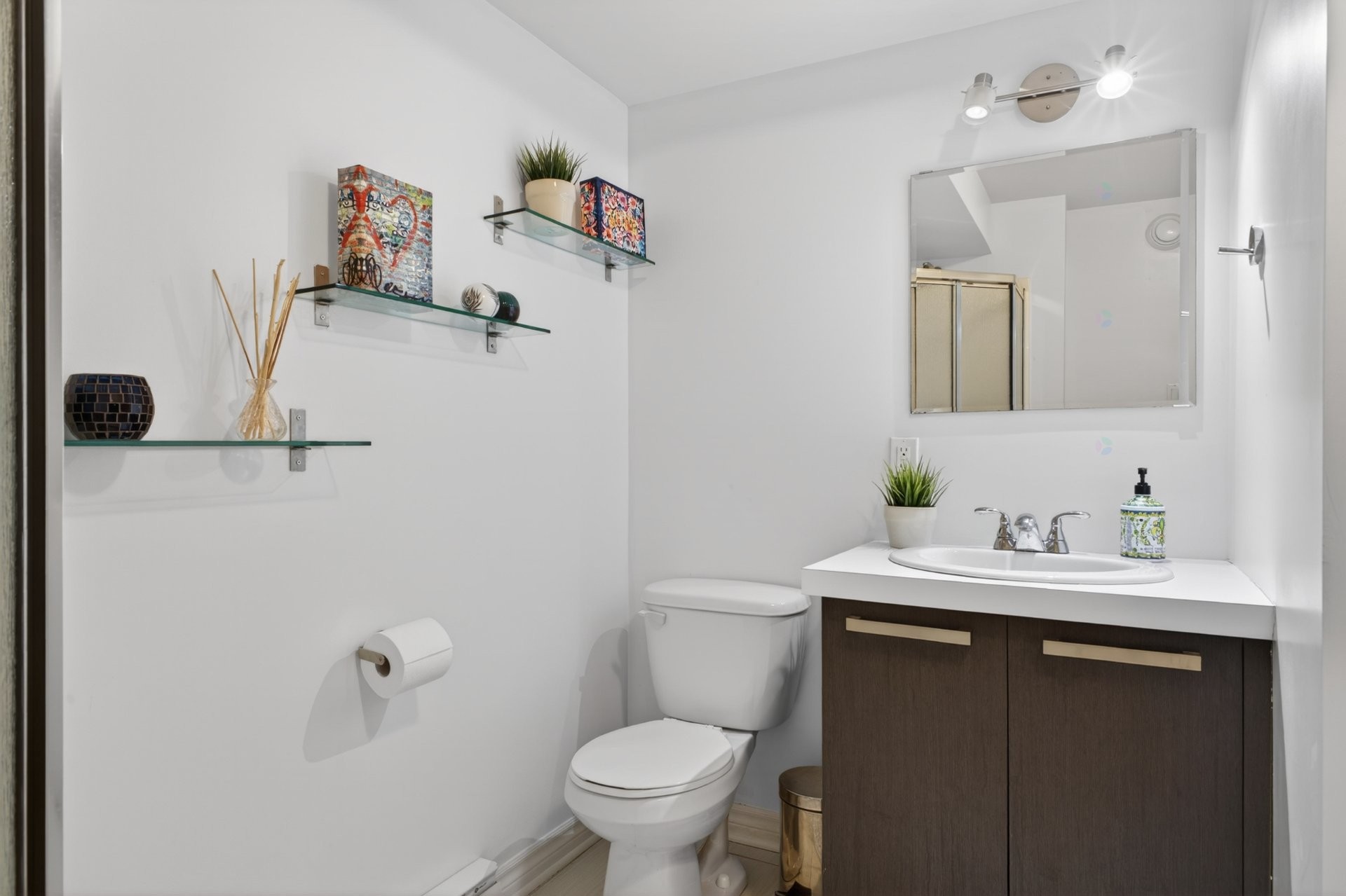 









3277


Rue des Monarques

,
Longueuil (Saint-Hubert),




QC
J3Y0G7

