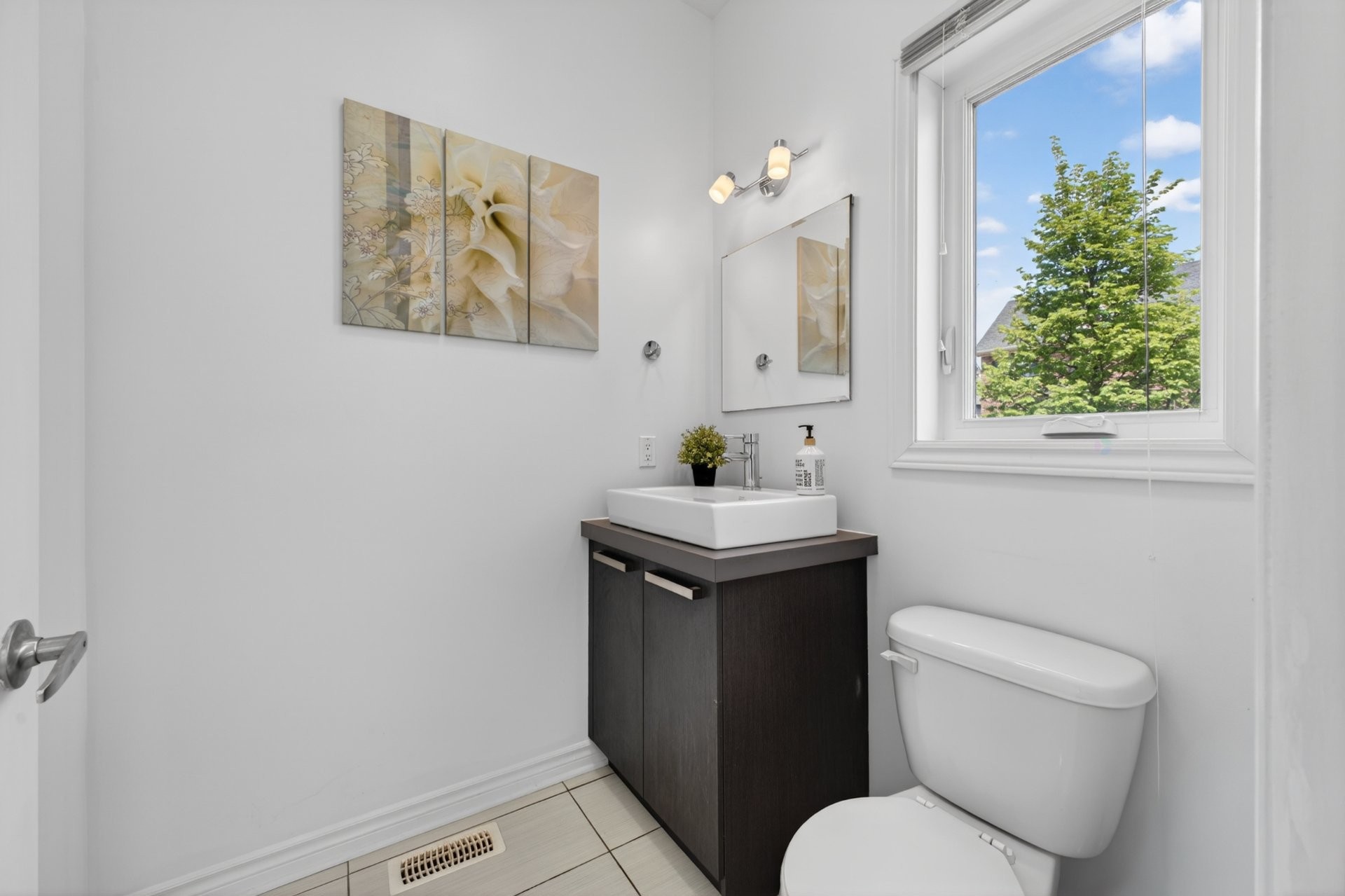 









3277


Rue des Monarques

,
Longueuil (Saint-Hubert),




QC
J3Y0G7

