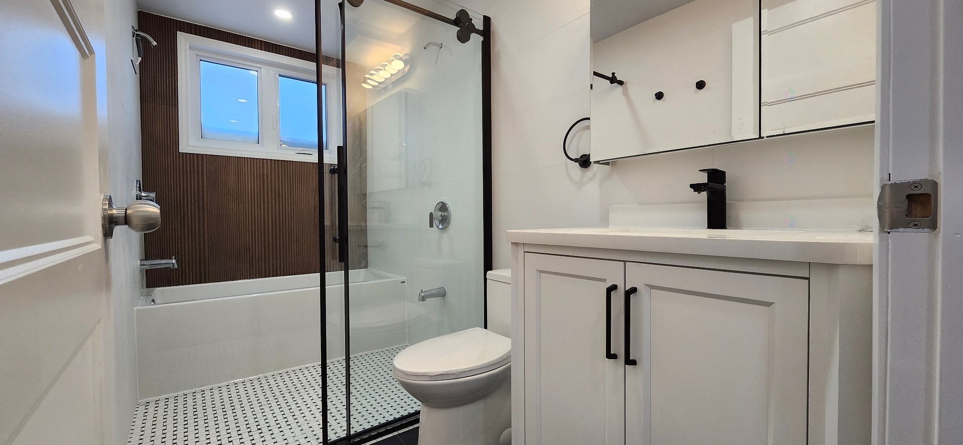 









2222


Rue Fleury E.

, 3,
Montréal (Ahuntsic-Cartierville),




QC
H2B1K4

