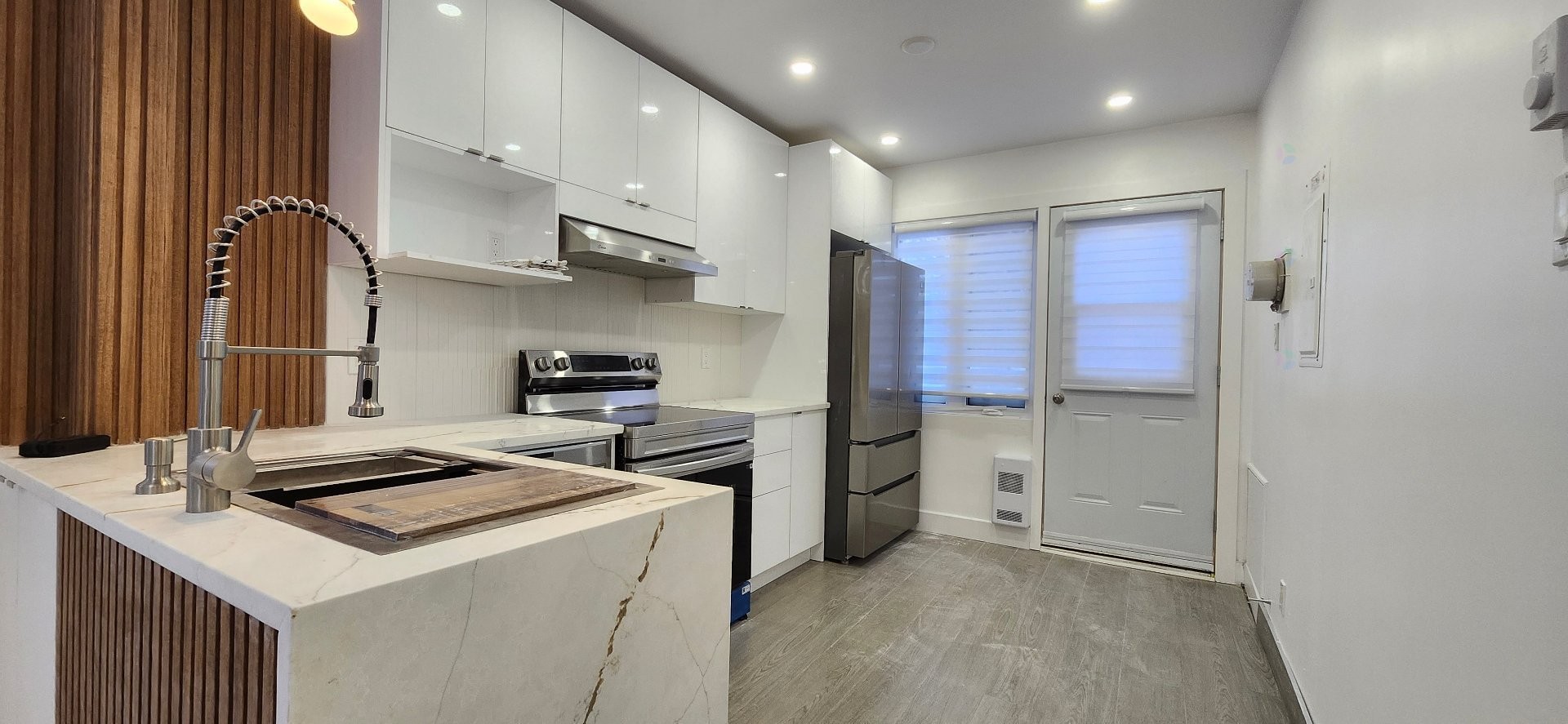









2222


Rue Fleury E.

, 3,
Montréal (Ahuntsic-Cartierville),




QC
H2B1K4

