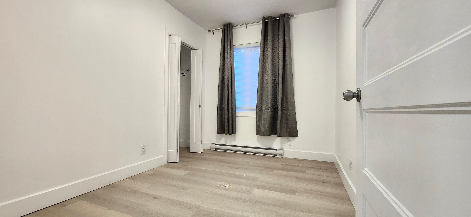 









2222


Rue Fleury E.

, 3,
Montréal (Ahuntsic-Cartierville),




QC
H2B1K4

