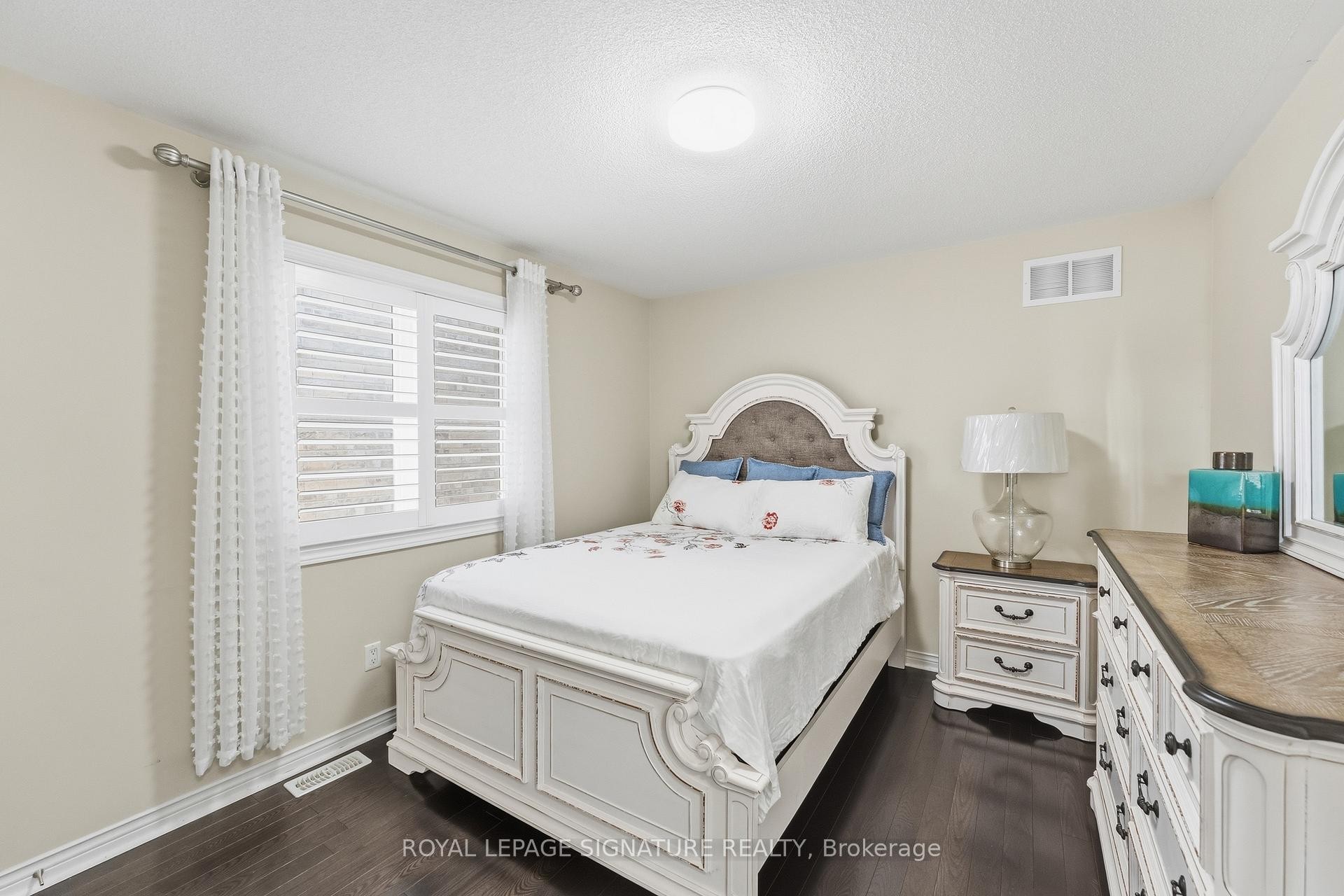 









44


Keith-Wright

Crescent,
Ajax,




ON
L1Z 0R1

