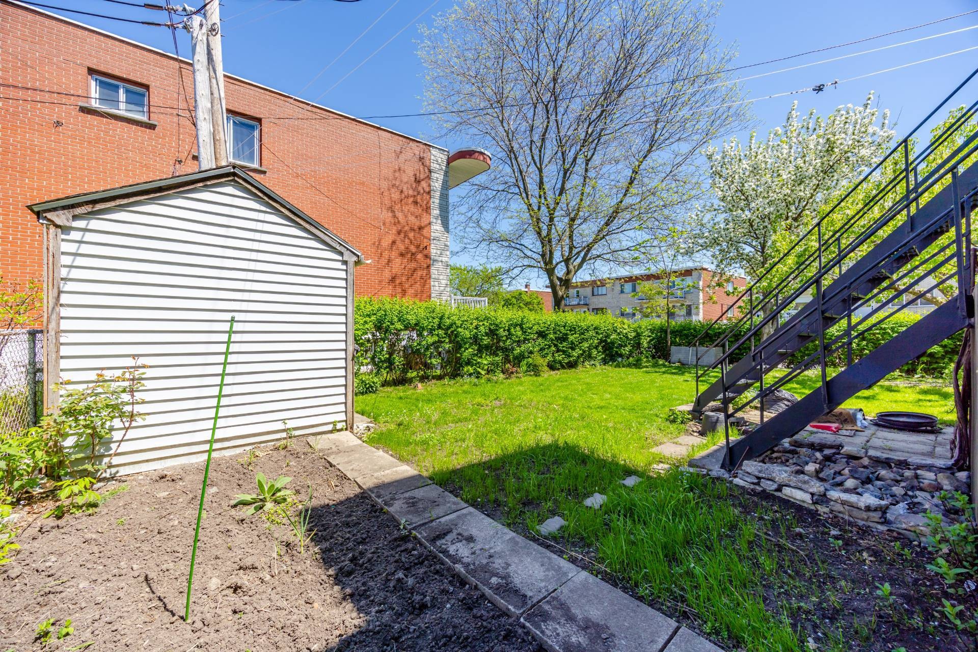 









8585

 - 8587


Rue Mance

,
Montréal (Saint-Léonard),




QC
H1R2K5

