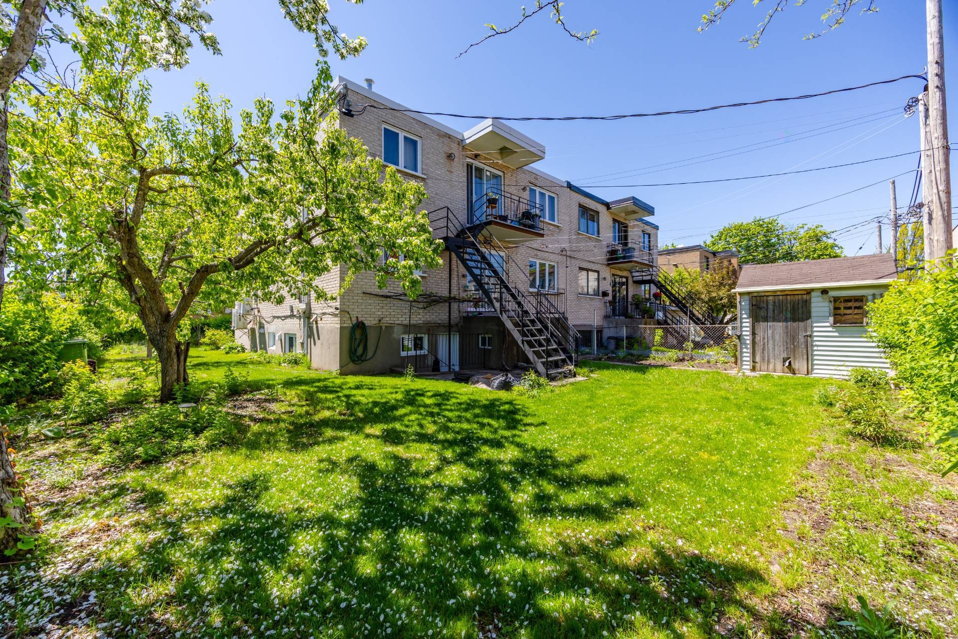 









8585

 - 8587


Rue Mance

,
Montréal (Saint-Léonard),




QC
H1R2K5

