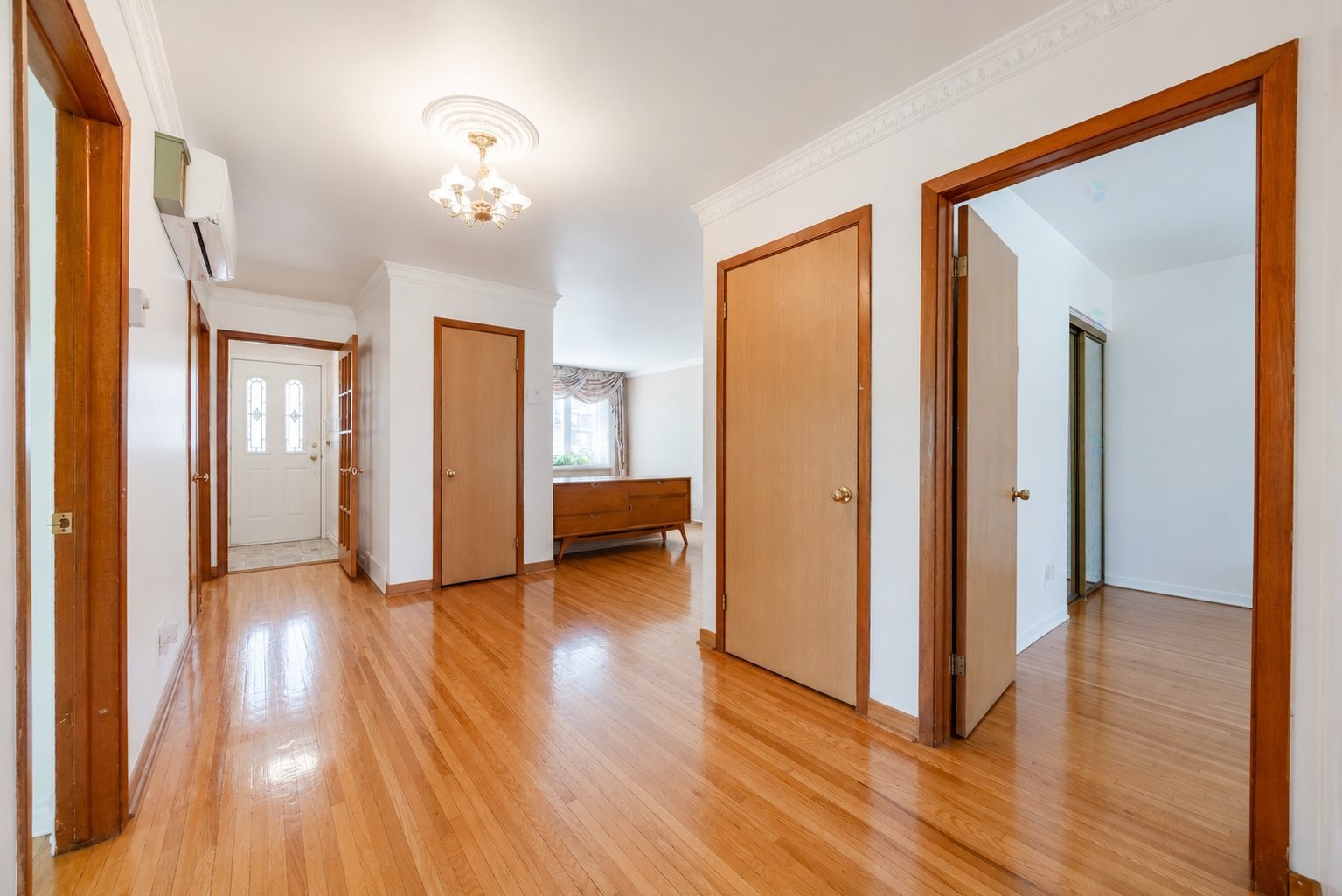 









8585

 - 8587


Rue Mance

,
Montréal (Saint-Léonard),




QC
H1R2K5

