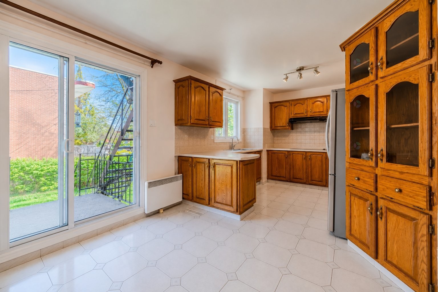 









8585

 - 8587


Rue Mance

,
Montréal (Saint-Léonard),




QC
H1R2K5

