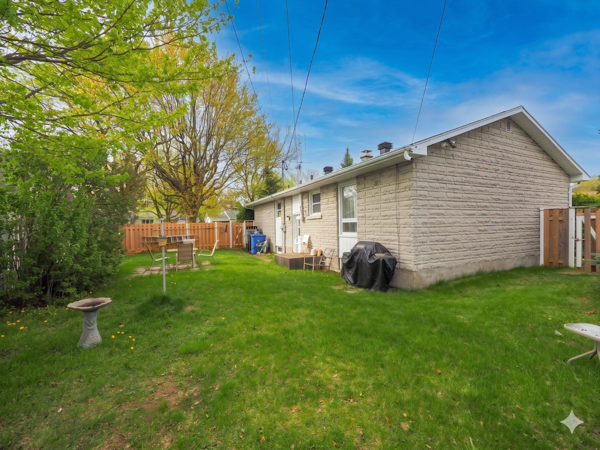 









4170


Rue Ralph-Burton

,
Trois-Rivières,




QC
G8Y2T1

