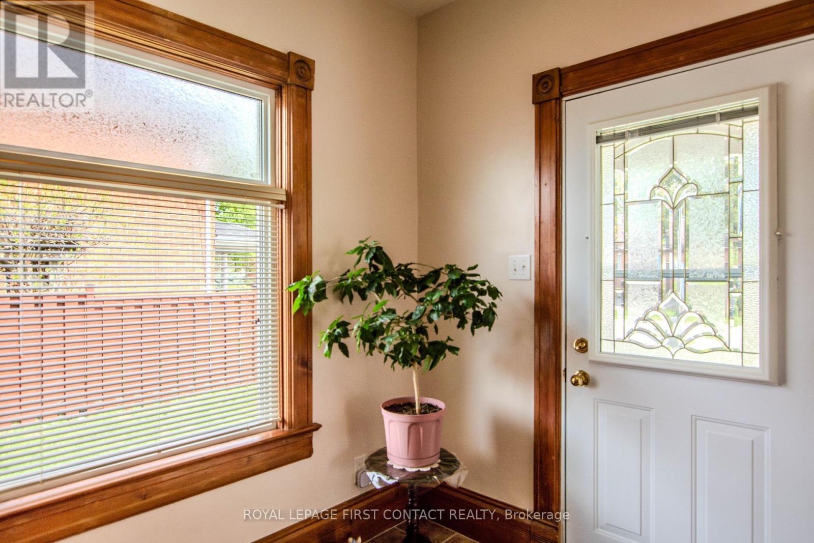 












14 FREDERICK STREET

,
Barrie,




Ontario
L4N2L5

