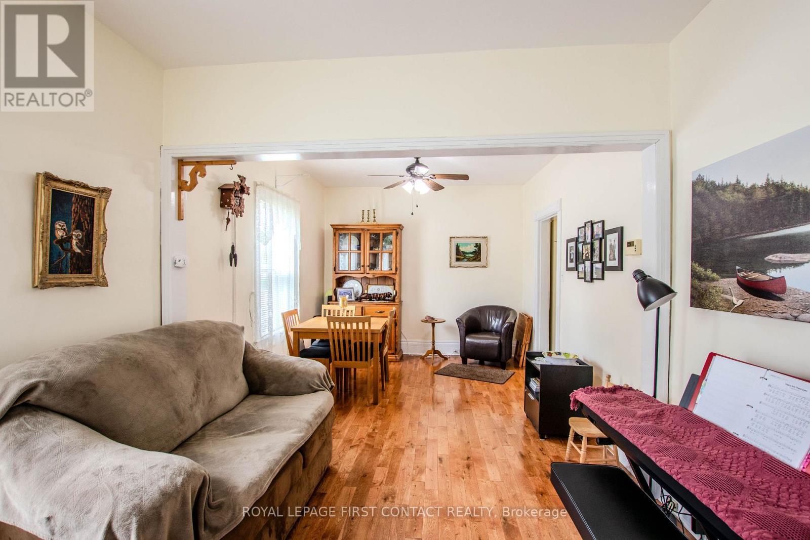 












14 FREDERICK STREET

,
Barrie,




Ontario
L4N2L5


