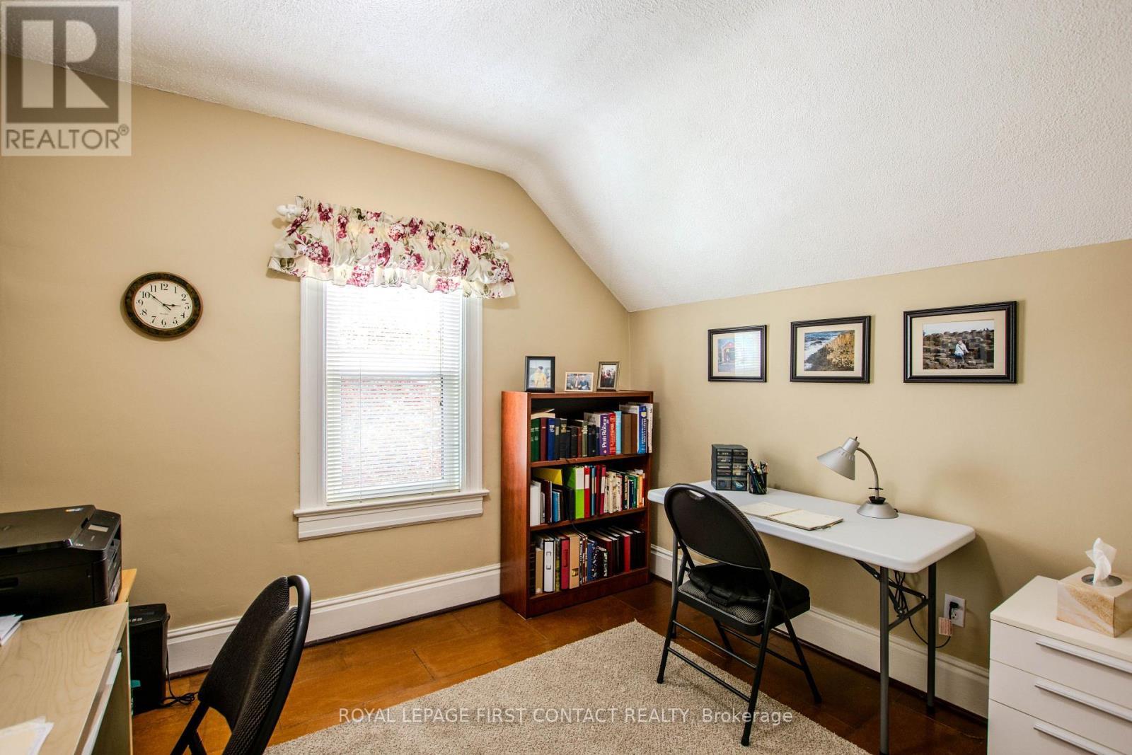 












14 FREDERICK STREET

,
Barrie,




Ontario
L4N2L5

