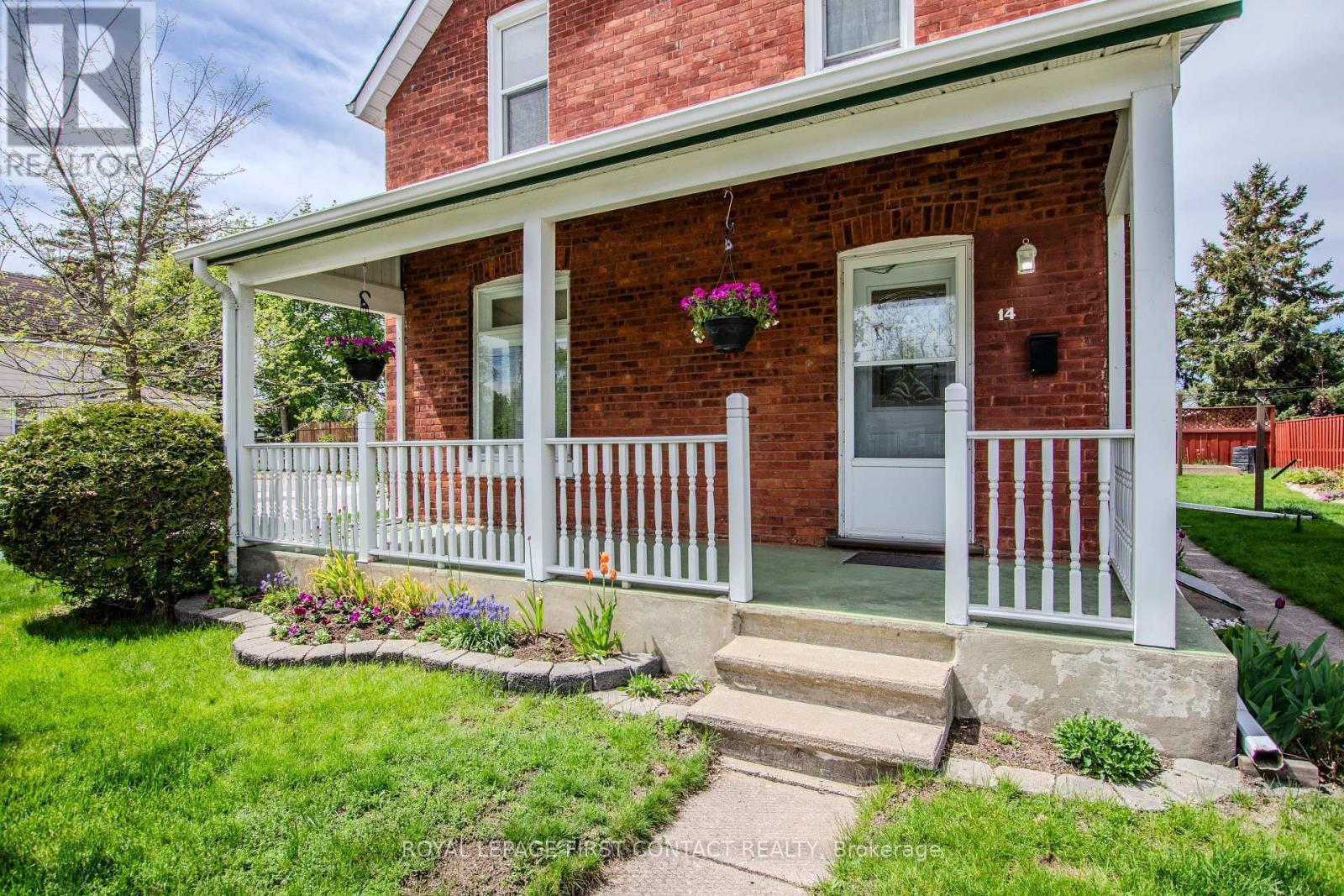 












14 FREDERICK STREET

,
Barrie,




Ontario
L4N2L5

