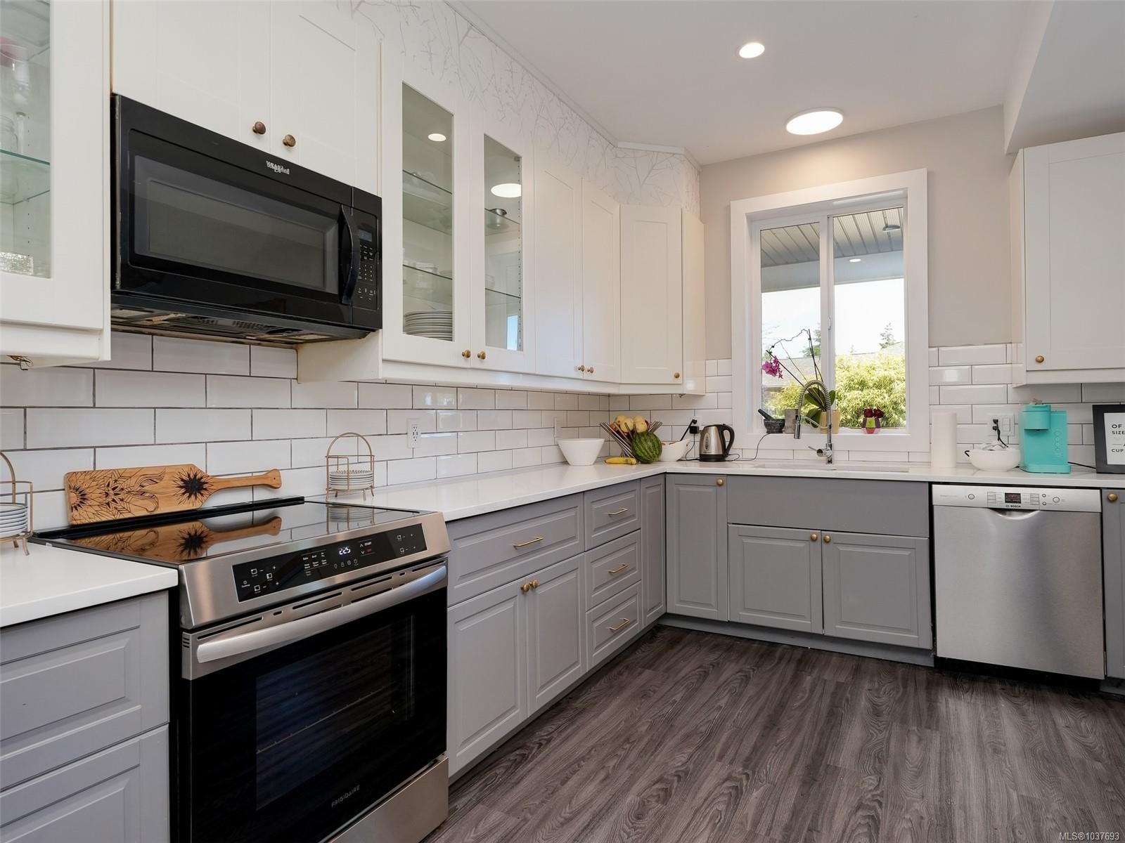 









2371


Mountain Heights

Rd,
Sooke,




BC
V9Z 1M4

