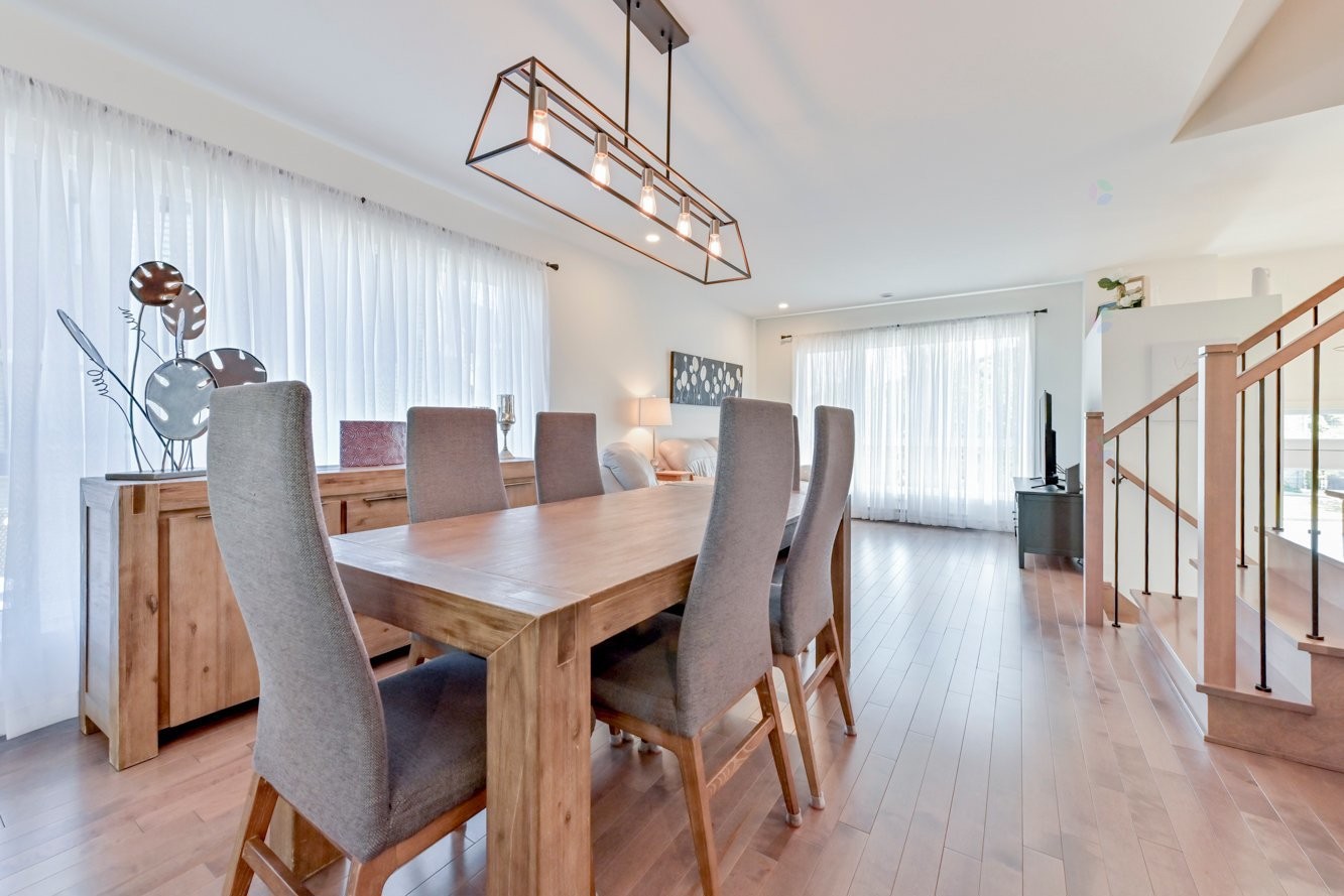 









3601


Rue Ulric-Dubois

,
Longueuil (Saint-Hubert),




QC
J3Y0V2

