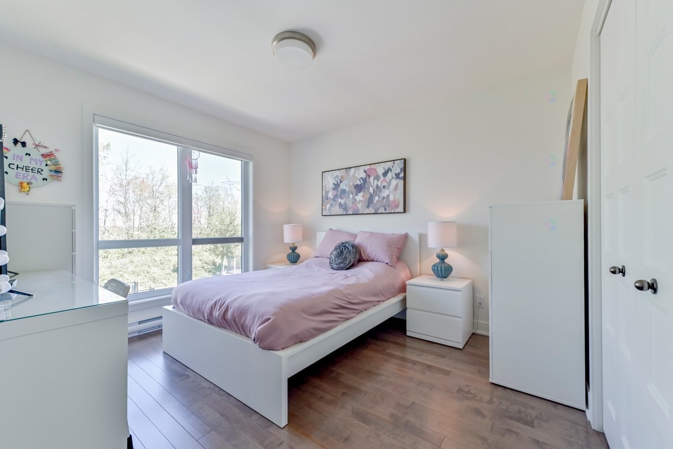 









3601


Rue Ulric-Dubois

,
Longueuil (Saint-Hubert),




QC
J3Y0V2


