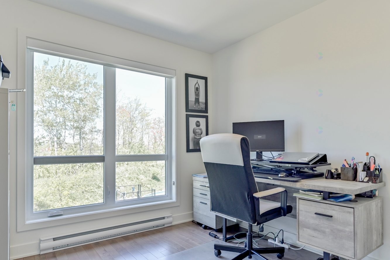 









3601


Rue Ulric-Dubois

,
Longueuil (Saint-Hubert),




QC
J3Y0V2


