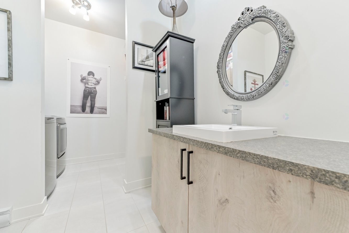 









3601


Rue Ulric-Dubois

,
Longueuil (Saint-Hubert),




QC
J3Y0V2

