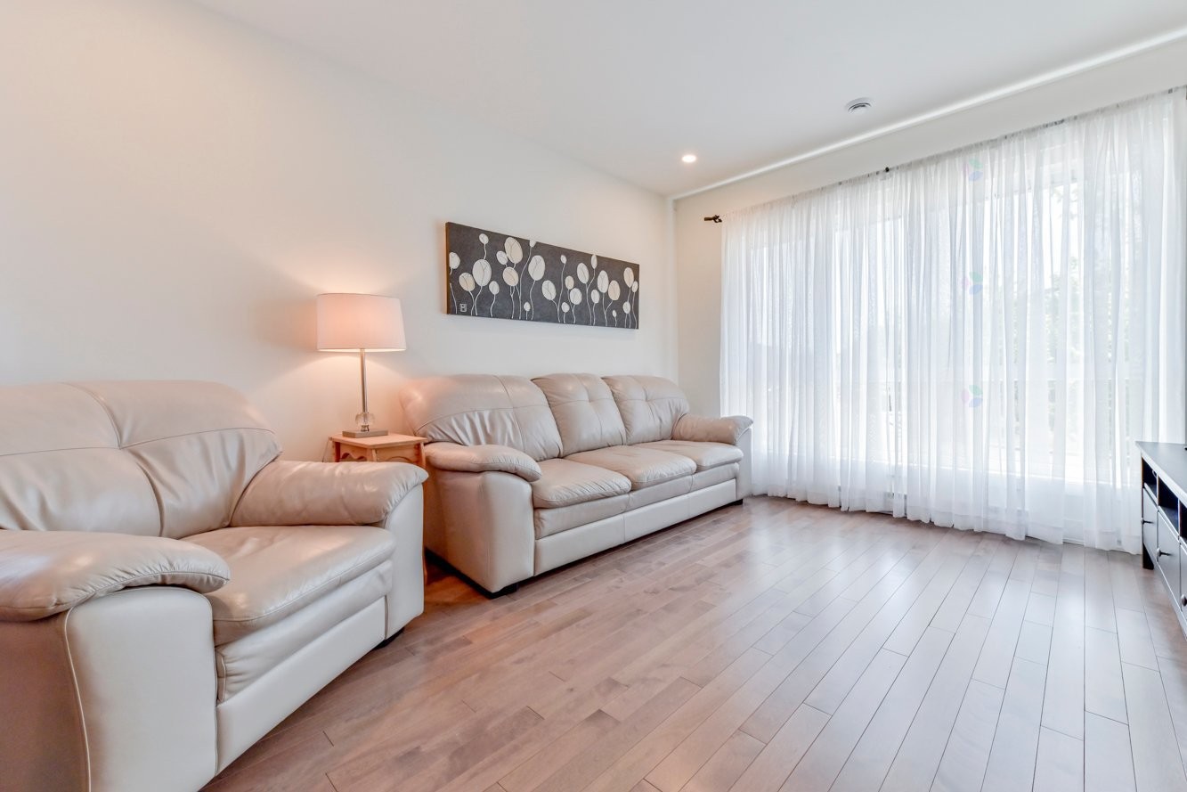 









3601


Rue Ulric-Dubois

,
Longueuil (Saint-Hubert),




QC
J3Y0V2

