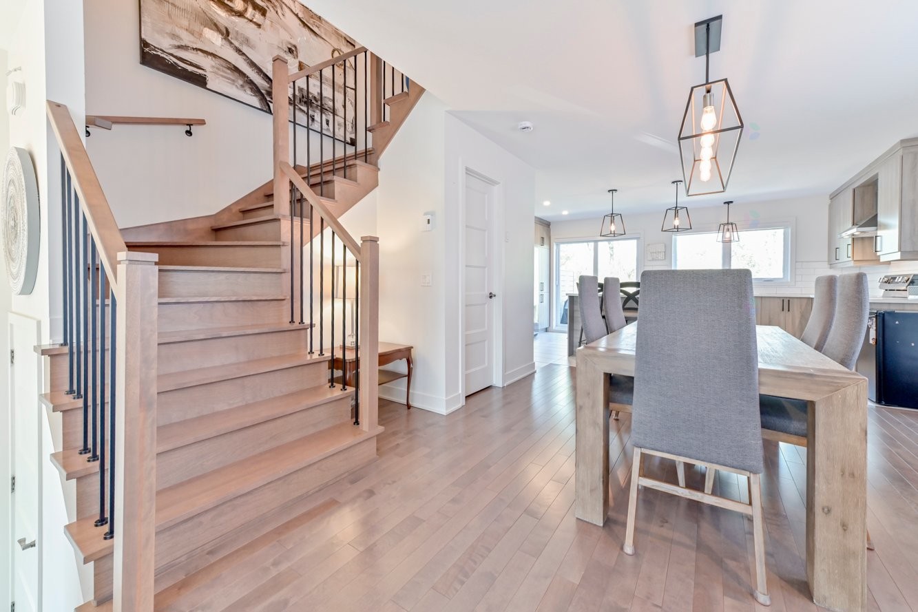 









3601


Rue Ulric-Dubois

,
Longueuil (Saint-Hubert),




QC
J3Y0V2

