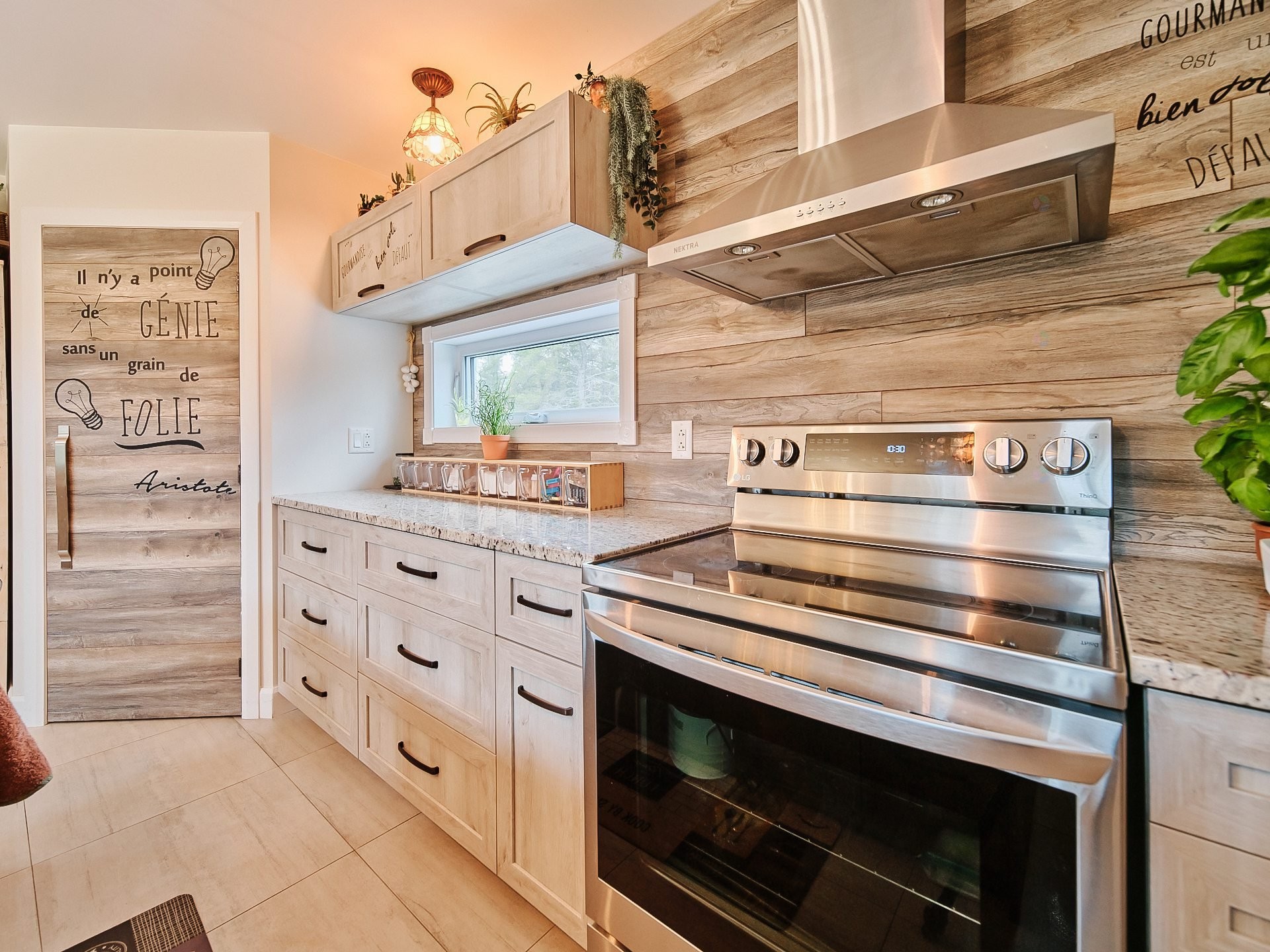 









653


2e Rang

,
Saint-Charles-de-Bourget,




QC
G0V1G0

