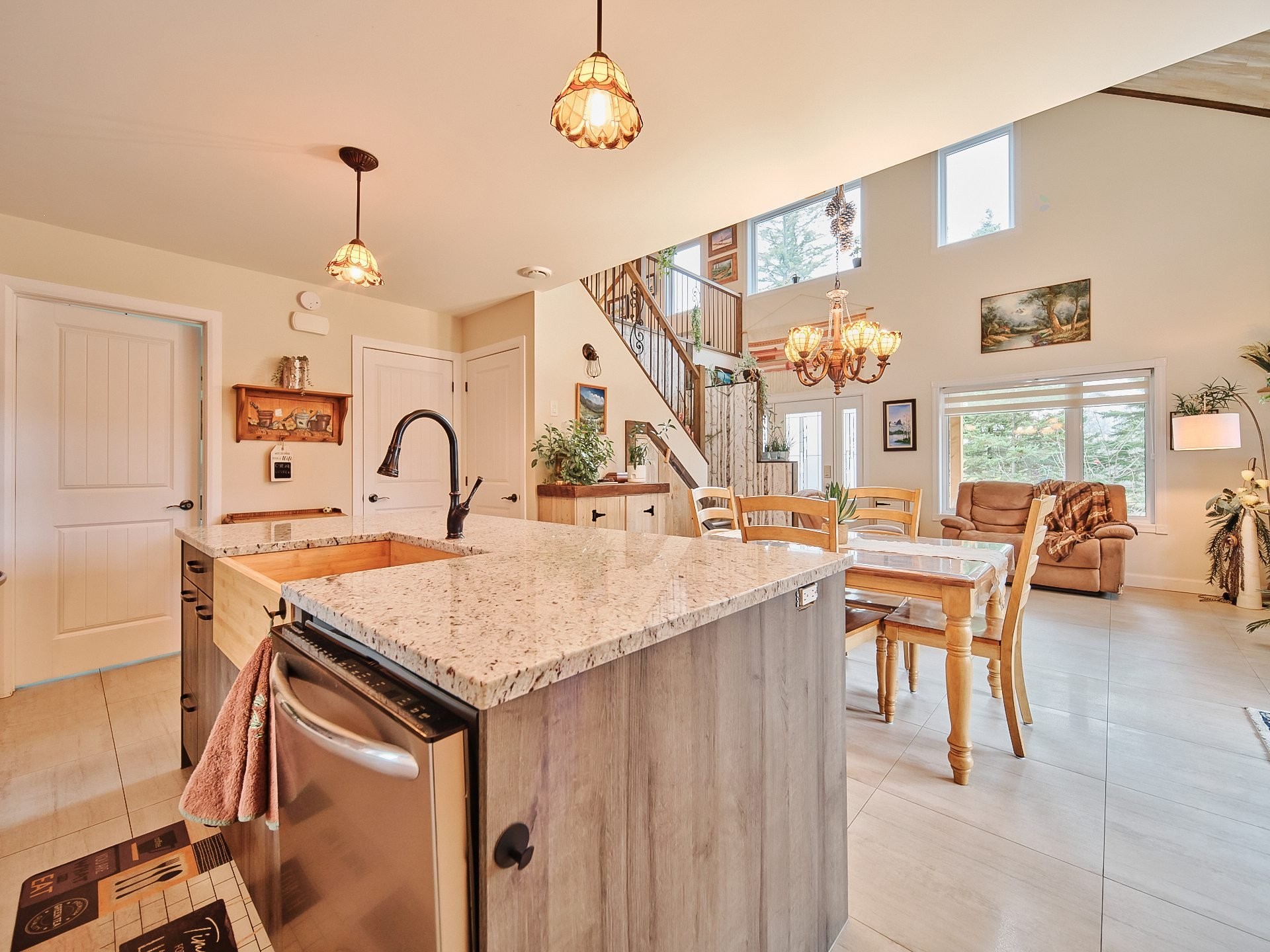 









653


2e Rang

,
Saint-Charles-de-Bourget,




QC
G0V1G0

