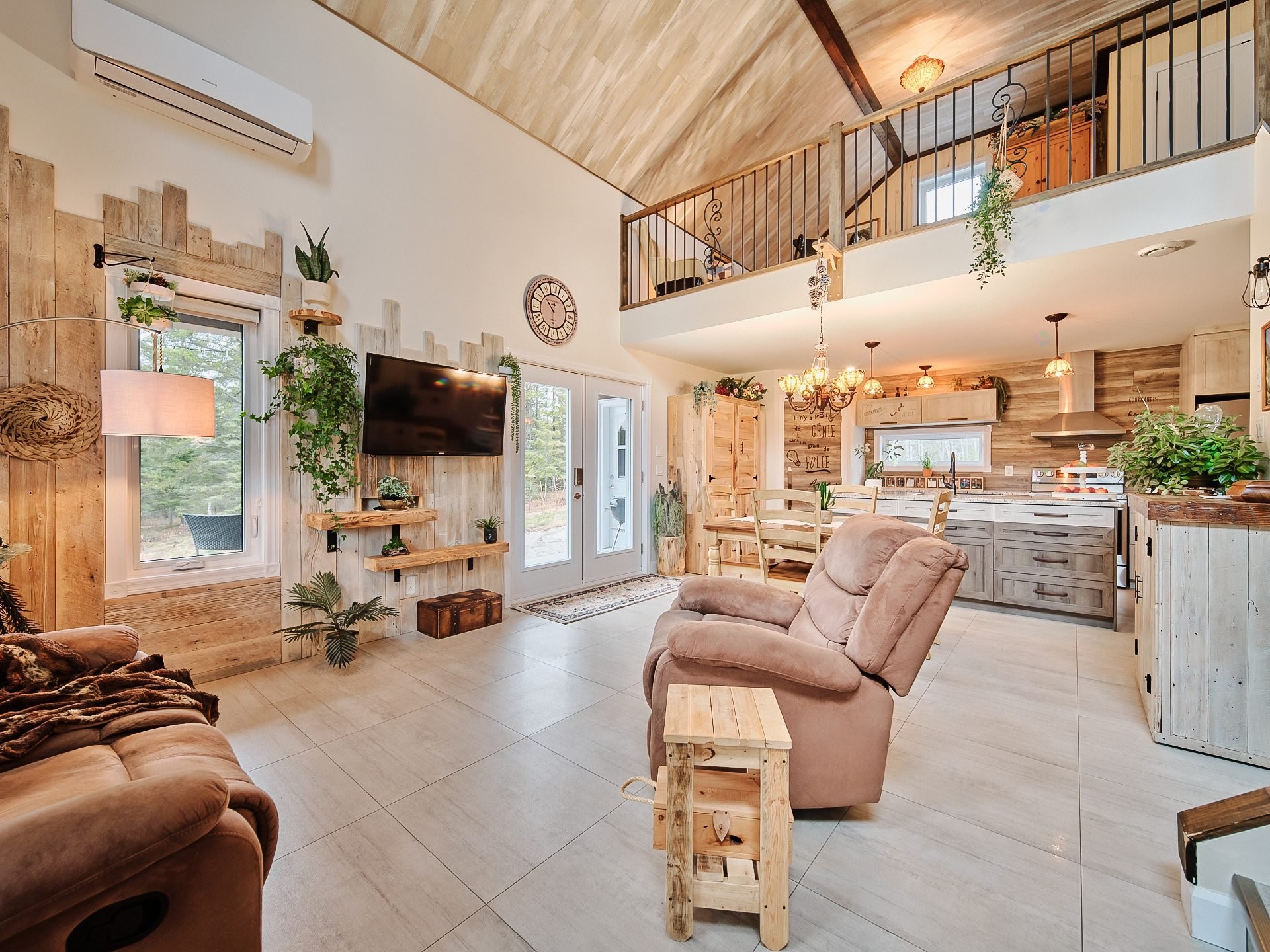 









653


2e Rang

,
Saint-Charles-de-Bourget,




QC
G0V1G0

